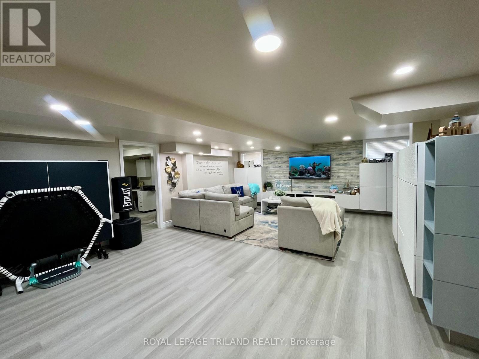 37 Broadway Street, Newbury, Ontario  N0L 1Z0 - Photo 42 - X12906064