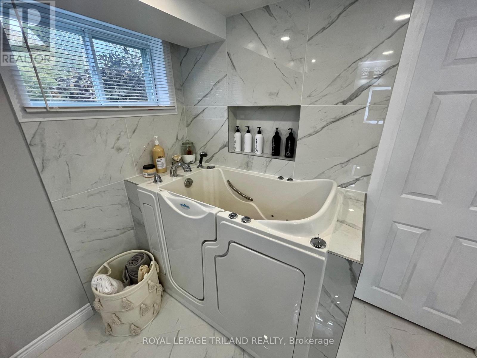 37 Broadway Street, Newbury, Ontario  N0L 1Z0 - Photo 45 - X12906064