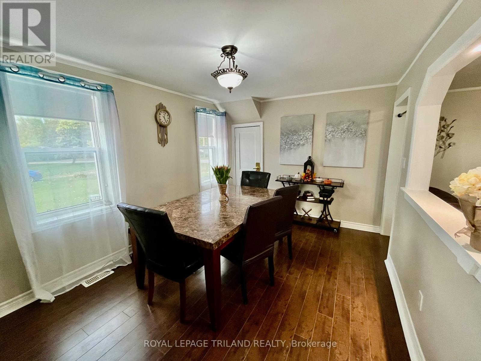 37 Broadway Street, Newbury, Ontario  N0L 1Z0 - Photo 9 - X12906064