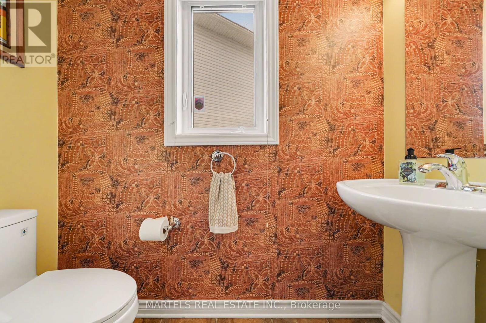 154 Marrissa Avenue, Ottawa, Ontario K1J 0A6 - Photo 11 - X12906066