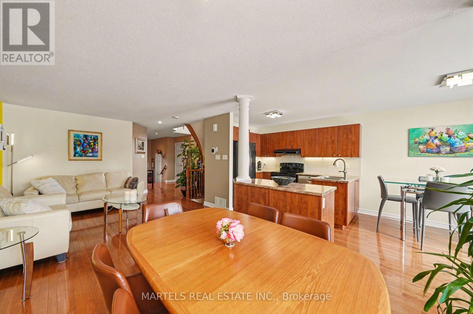 154 Marrissa Avenue, Ottawa, Ontario K1J 0A6 - Photo 6 - X12906066