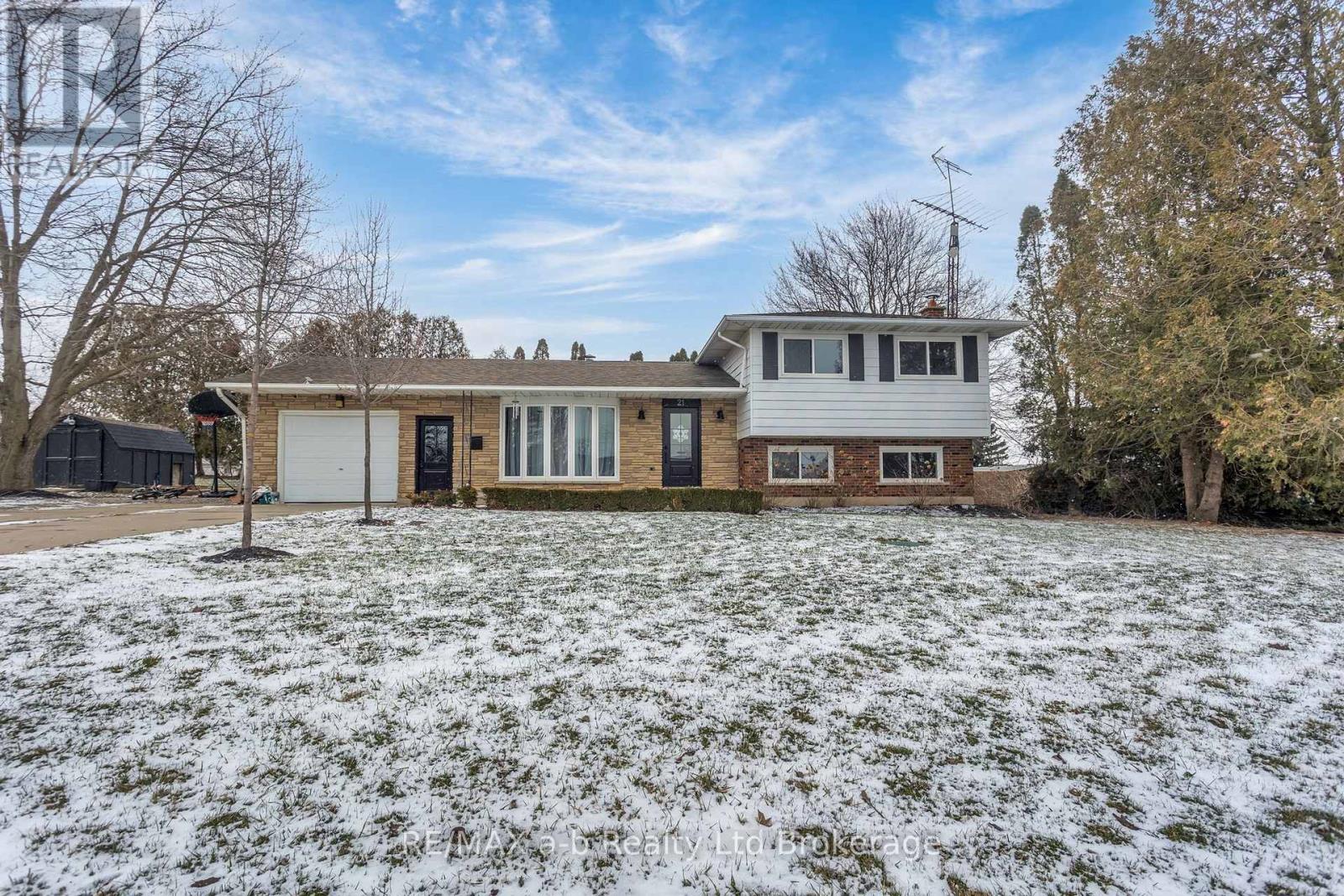 21 PEGGY AVENUE, South-West Oxford, Ontario