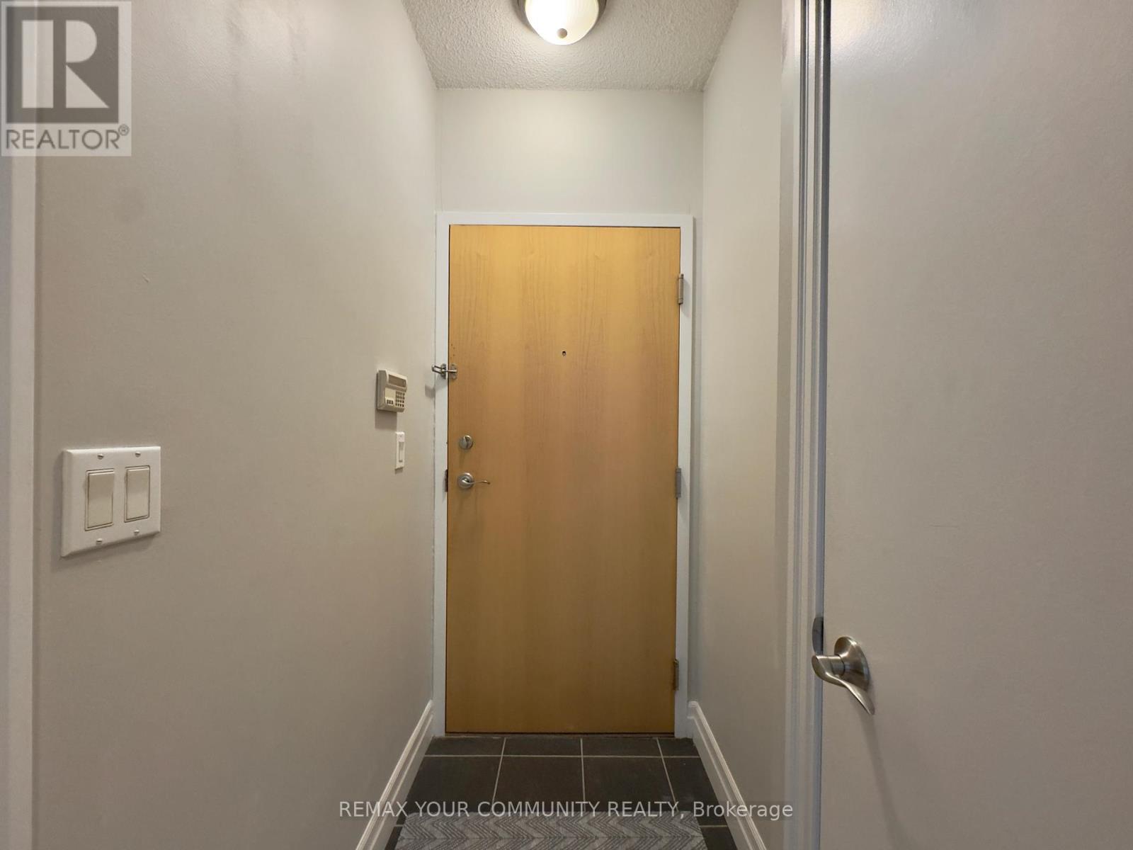 1201 - 8 Scollard Street, Toronto, Ontario  M5R 1M2 - Photo 5 - C12904044