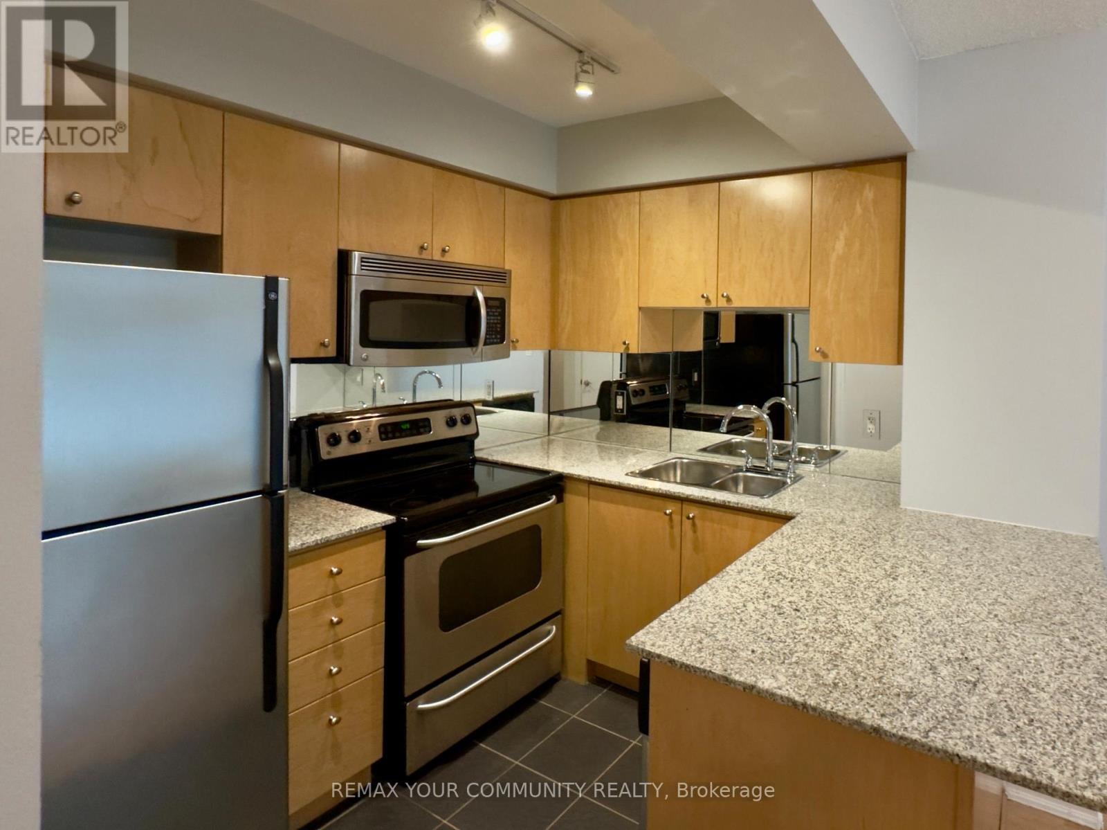 1201 - 8 Scollard Street, Toronto, Ontario  M5R 1M2 - Photo 7 - C12904044