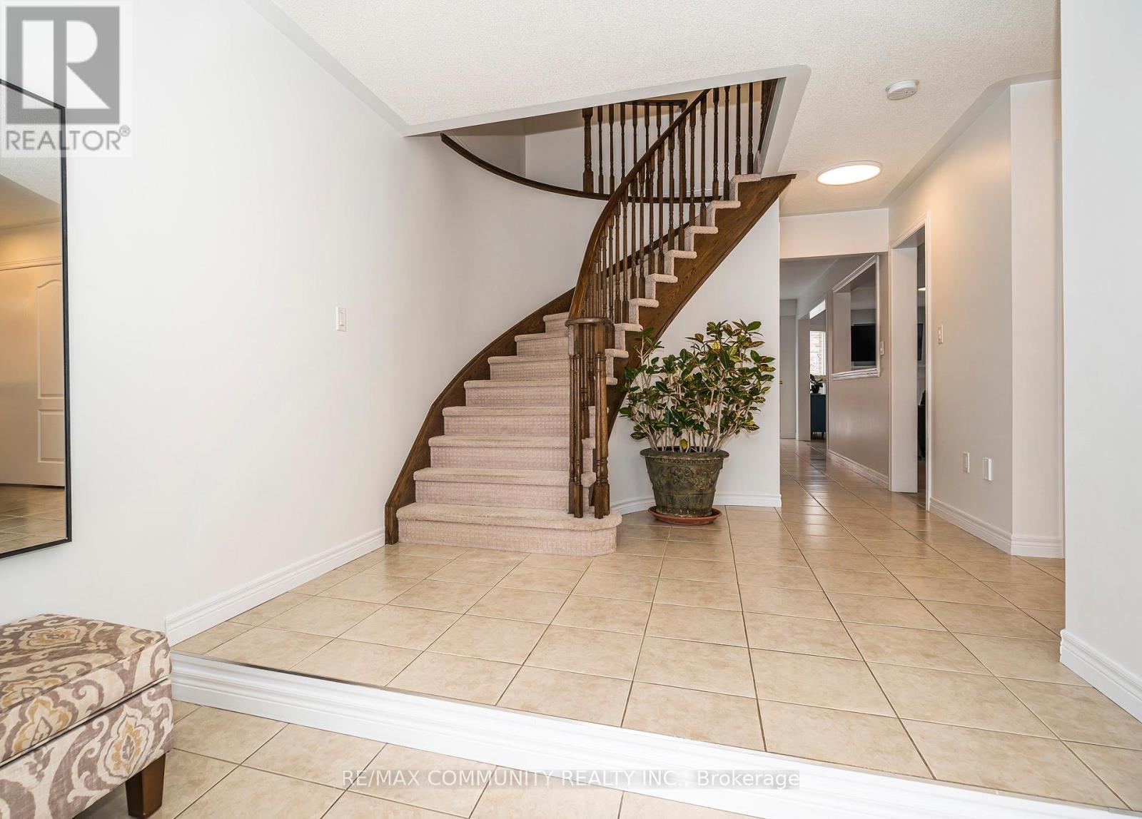 18 Duval Street, Clarington, Ontario  L1E 0B1 - Photo 4 - E12906056