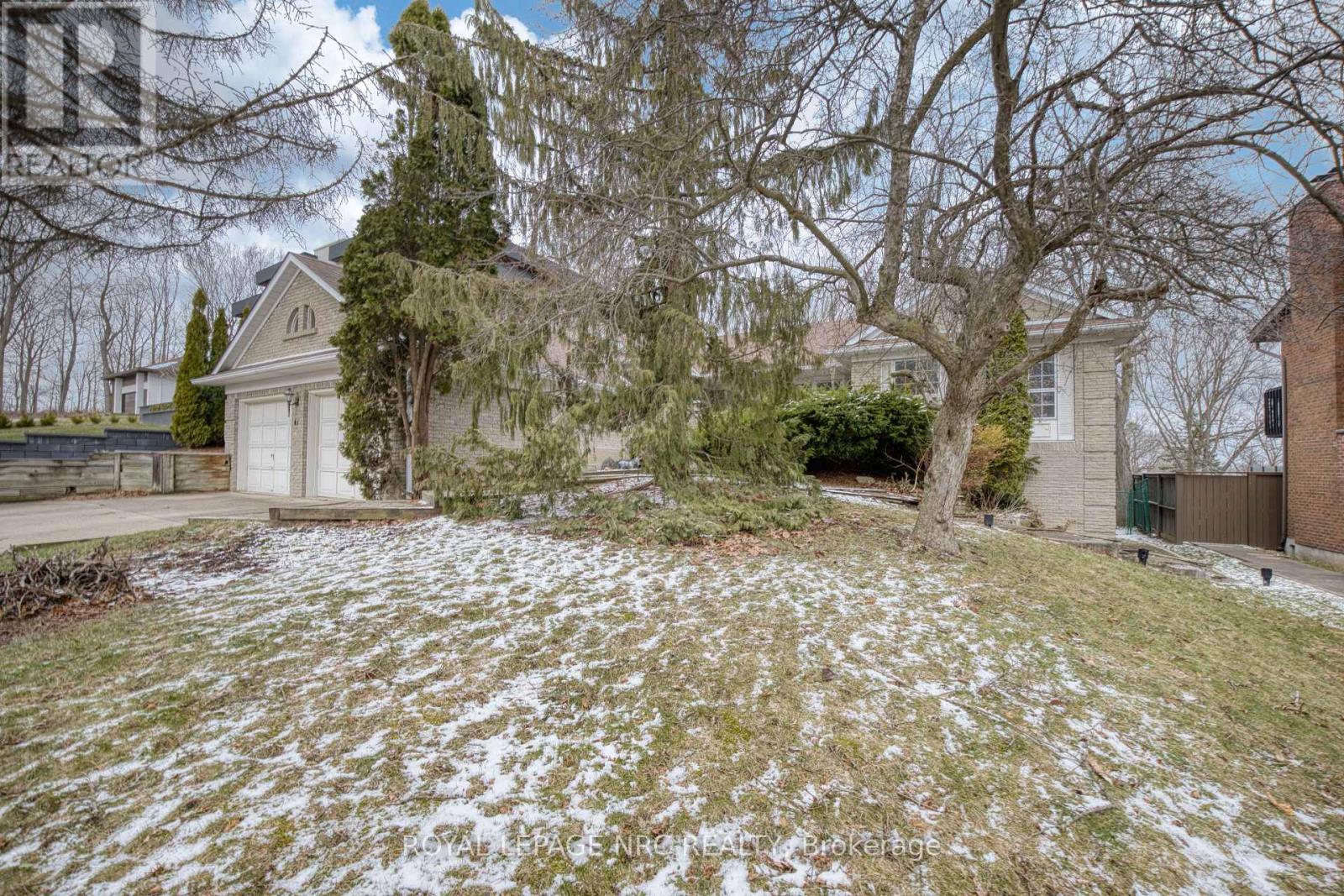 61 Tremont Drive, St. Catharines, Ontario  L2T 3Y9 - Photo 2 - X12906070