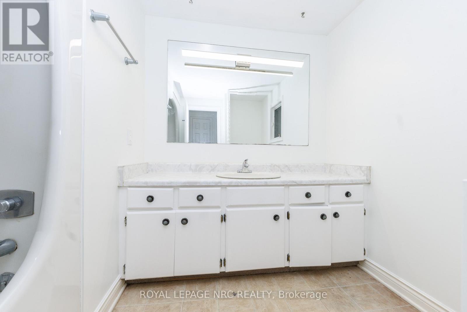 61 Tremont Drive, St. Catharines, Ontario  L2T 3Y9 - Photo 35 - X12906070