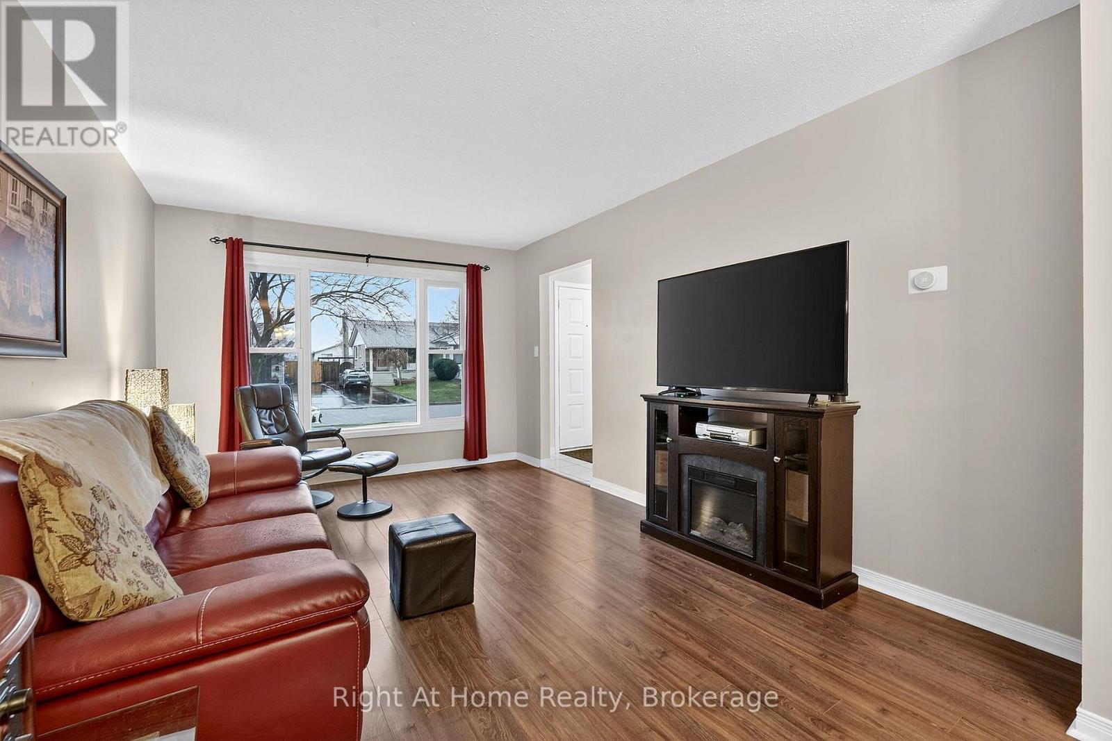 16 Dundee Drive, St. Catharines, Ontario  L2P 3T1 - Photo 10 - X12906102