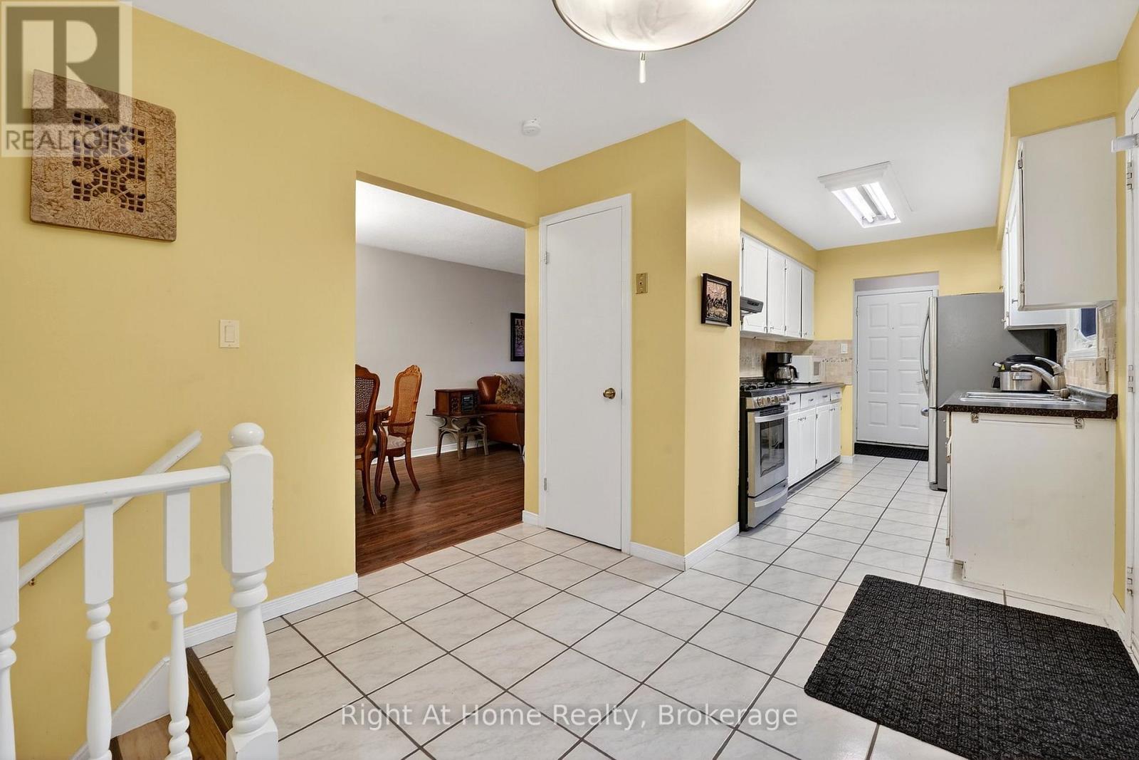 16 Dundee Drive, St. Catharines, Ontario  L2P 3T1 - Photo 20 - X12906102