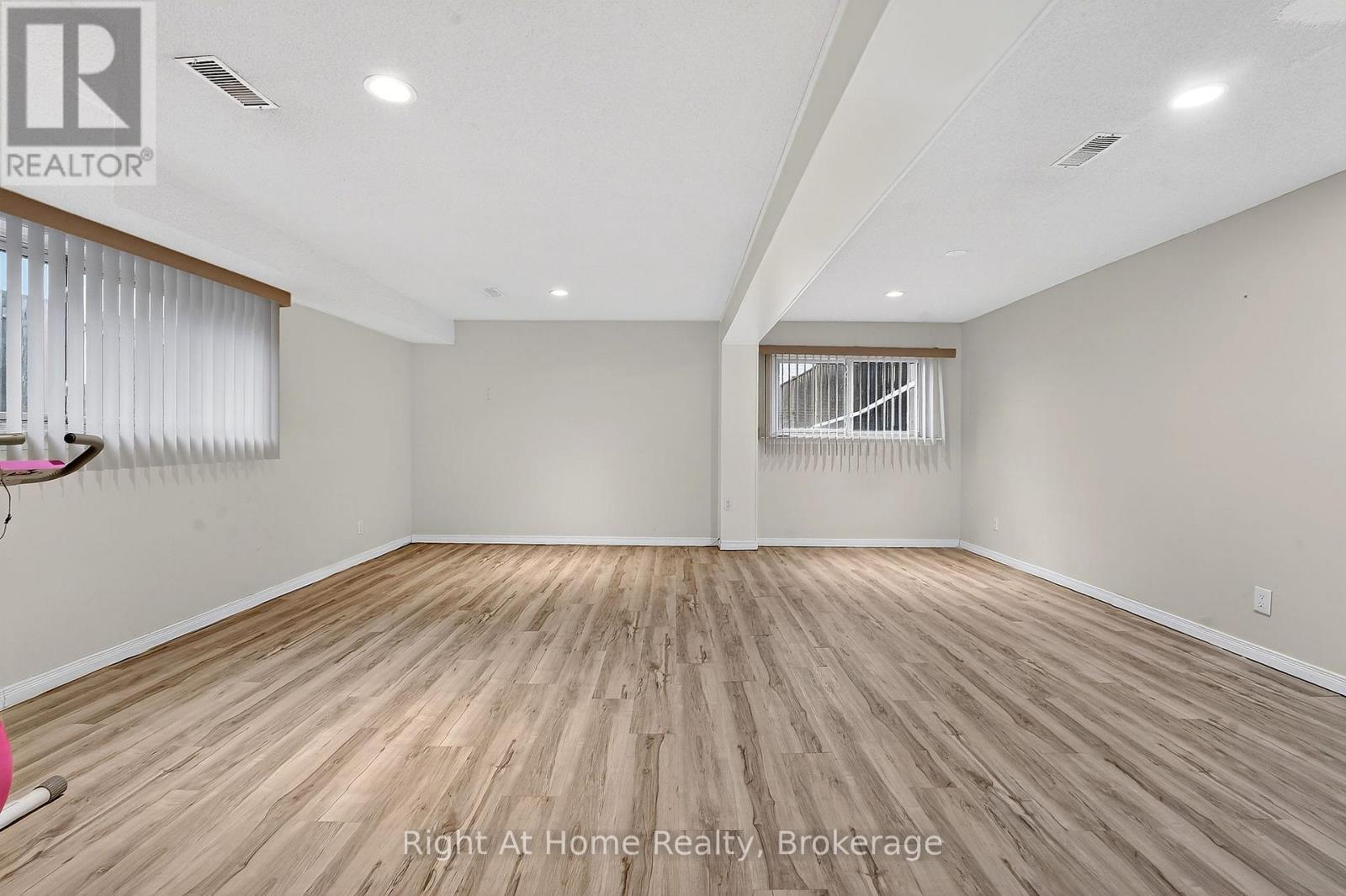 16 Dundee Drive, St. Catharines, Ontario  L2P 3T1 - Photo 31 - X12906102