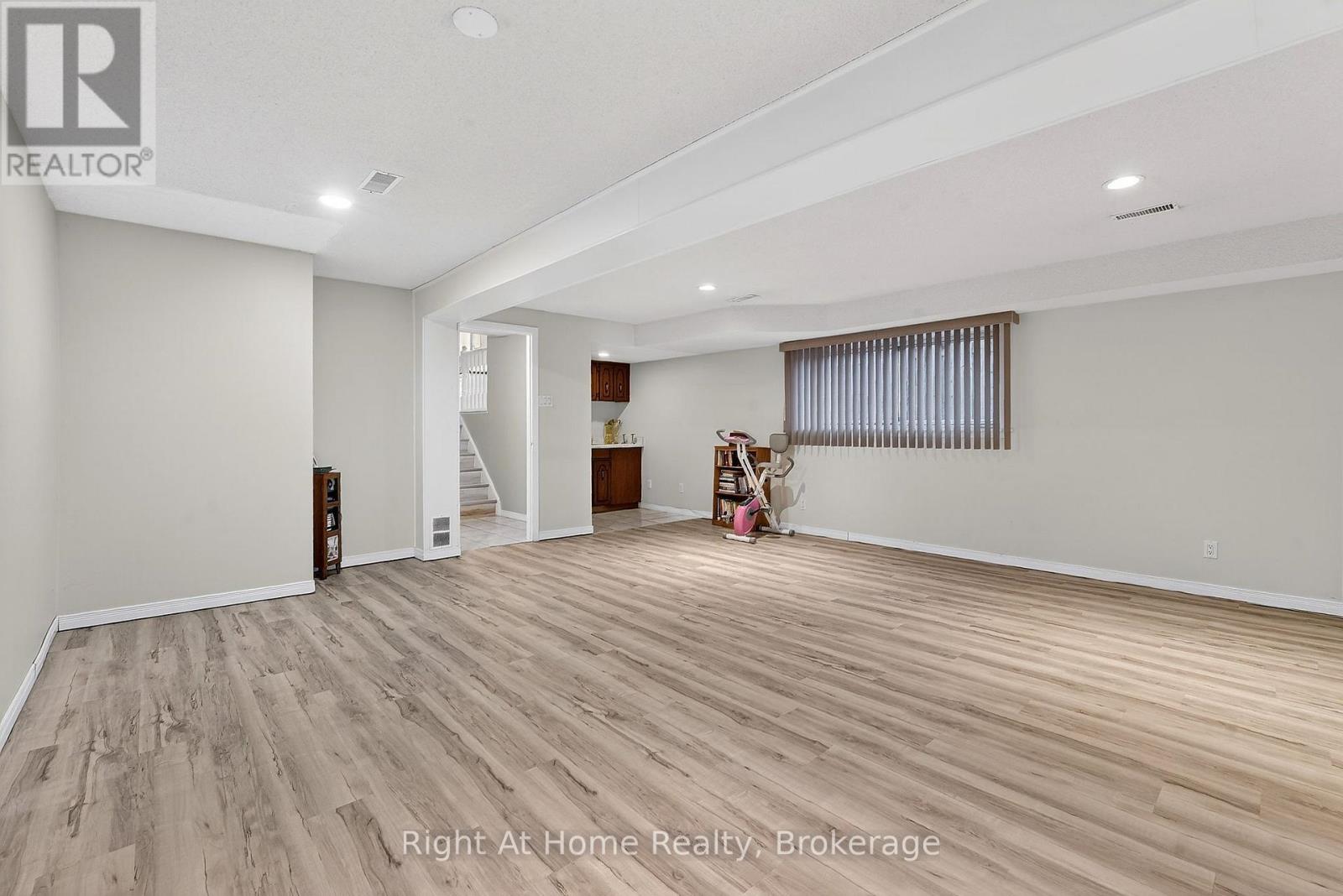 16 Dundee Drive, St. Catharines, Ontario  L2P 3T1 - Photo 32 - X12906102