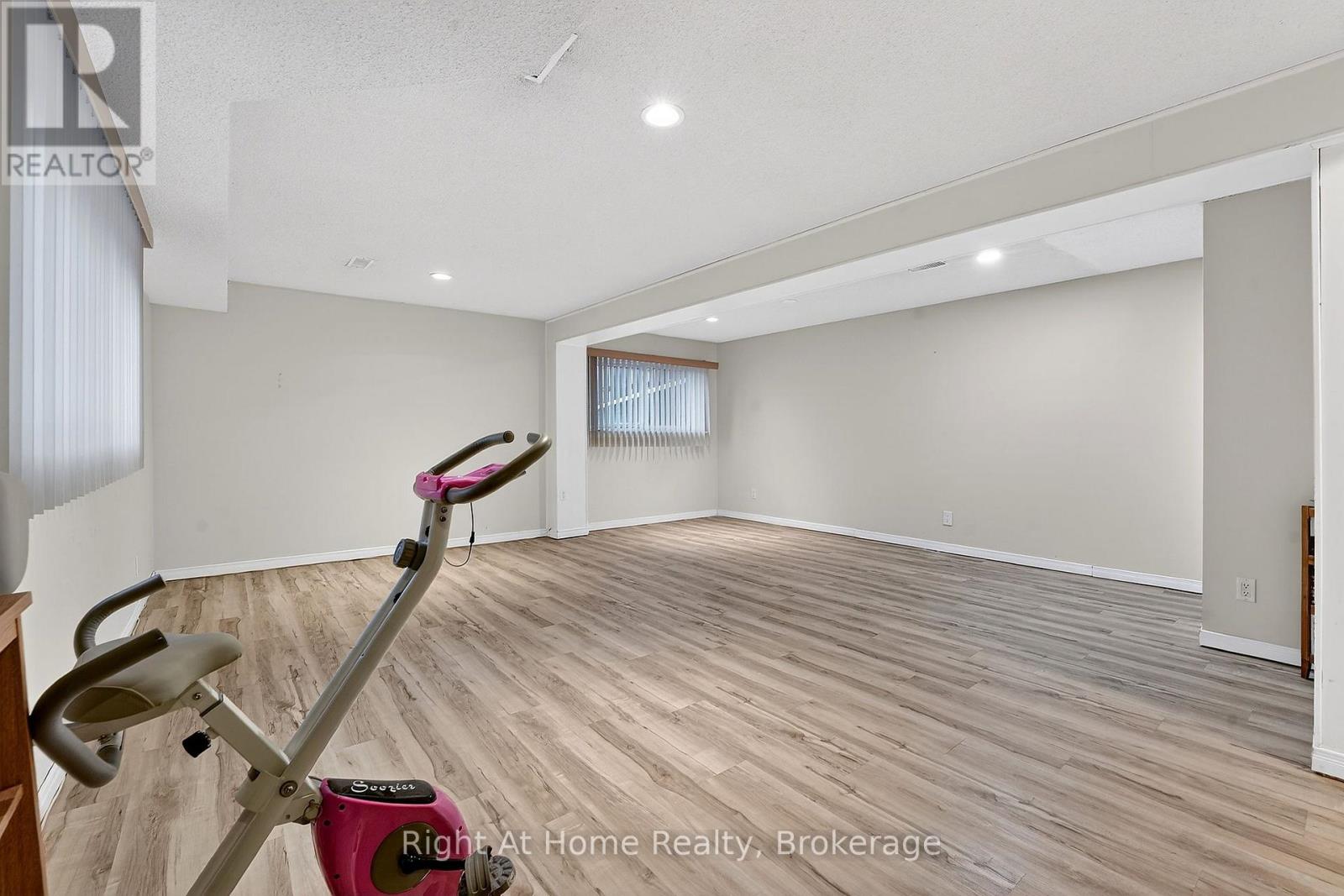 16 Dundee Drive, St. Catharines, Ontario  L2P 3T1 - Photo 35 - X12906102