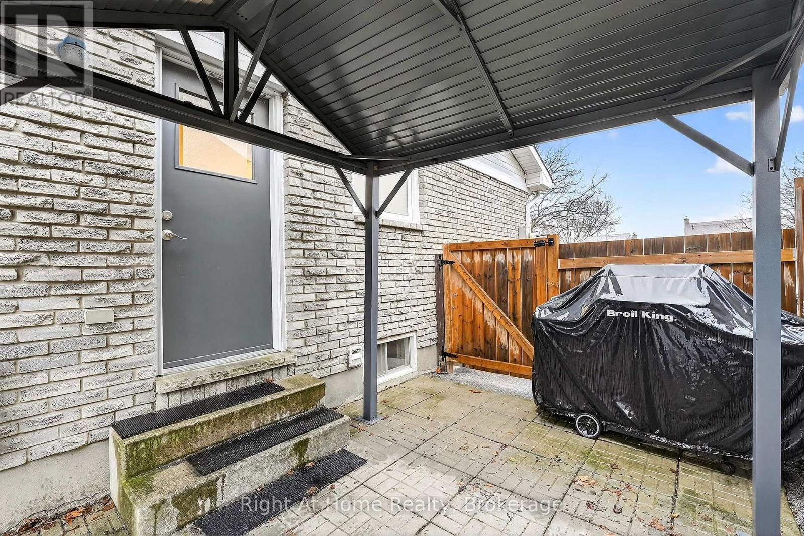 16 Dundee Drive, St. Catharines, Ontario  L2P 3T1 - Photo 38 - X12906102