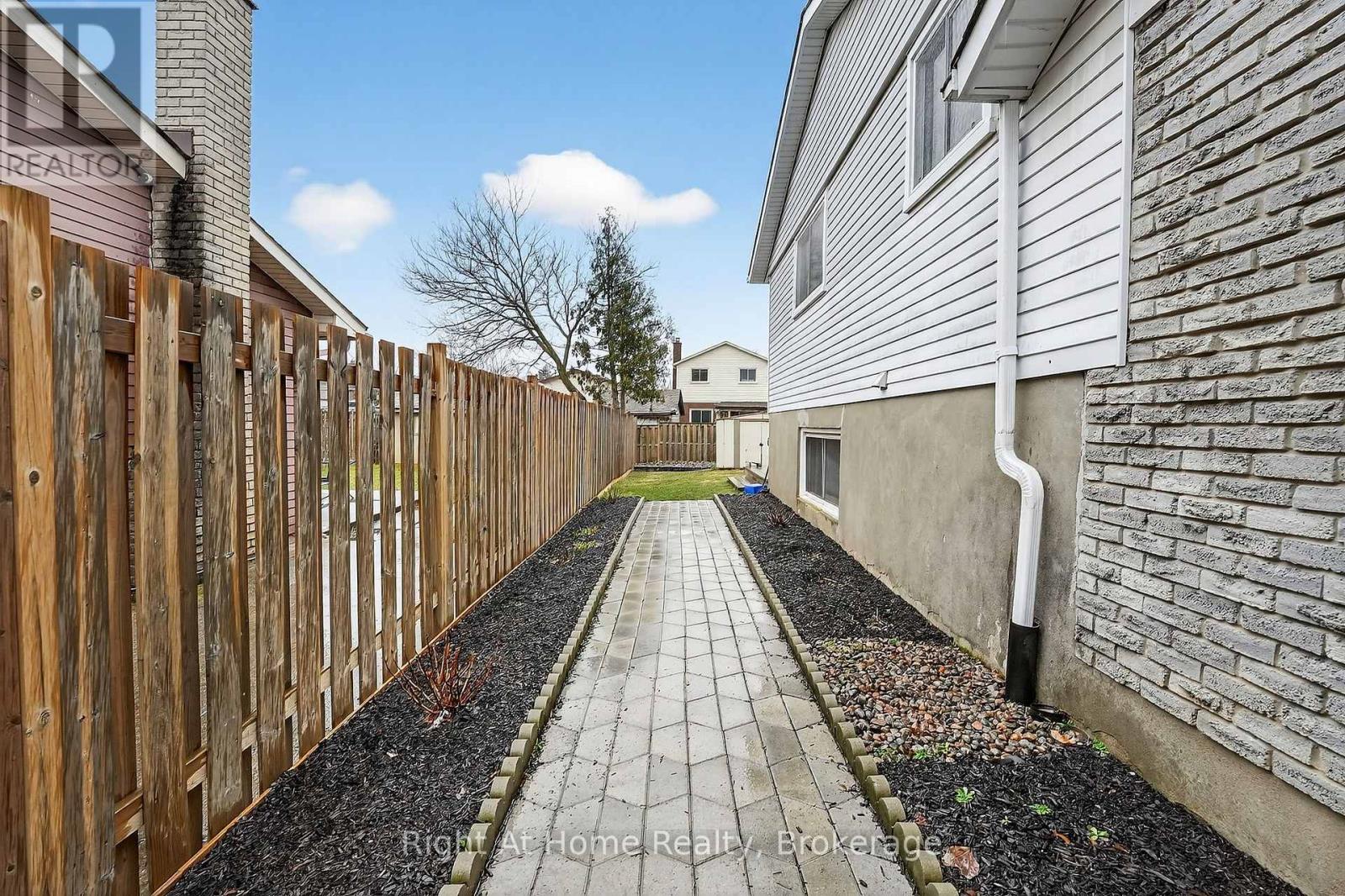 16 Dundee Drive, St. Catharines, Ontario  L2P 3T1 - Photo 40 - X12906102