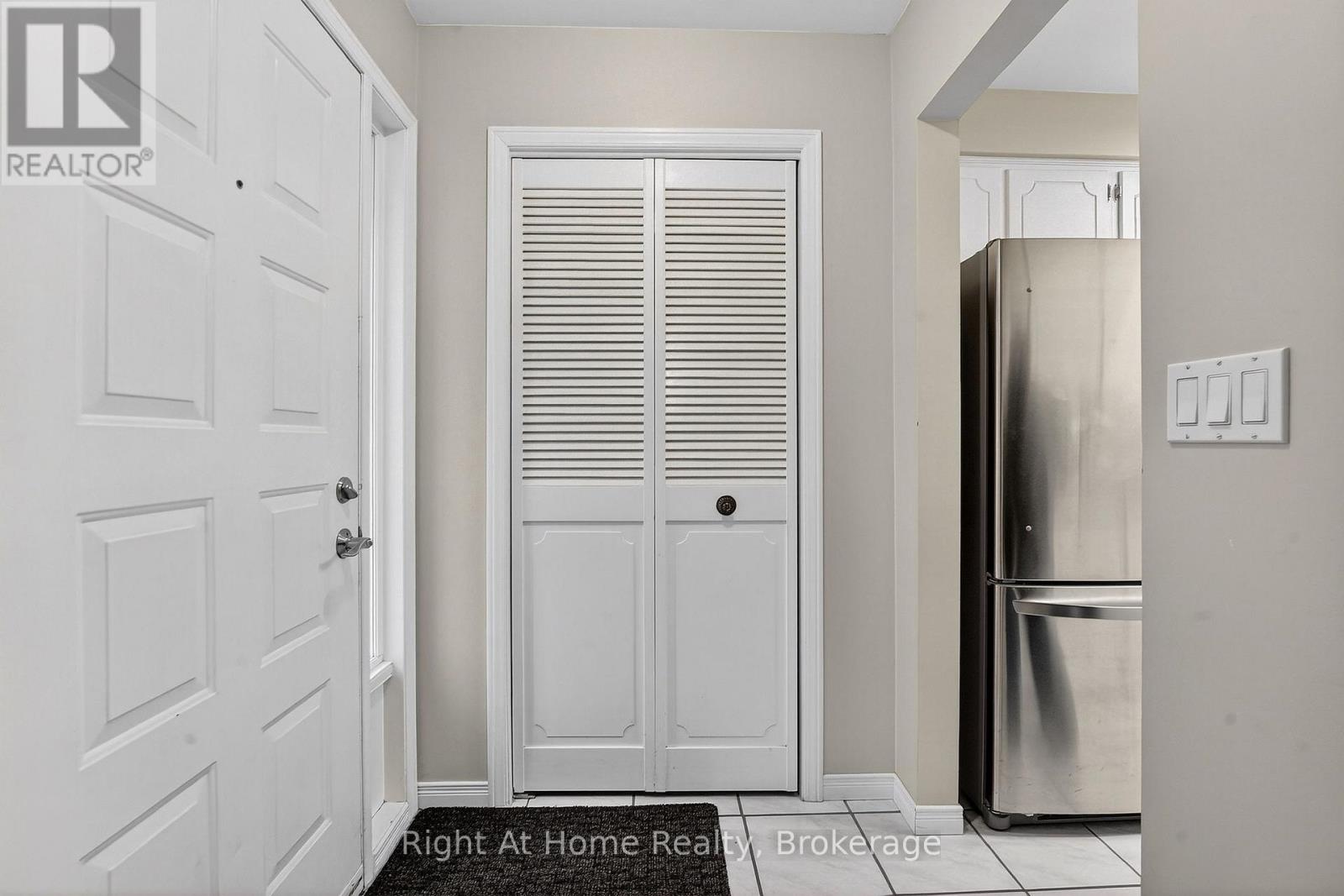 16 Dundee Drive, St. Catharines, Ontario  L2P 3T1 - Photo 5 - X12906102