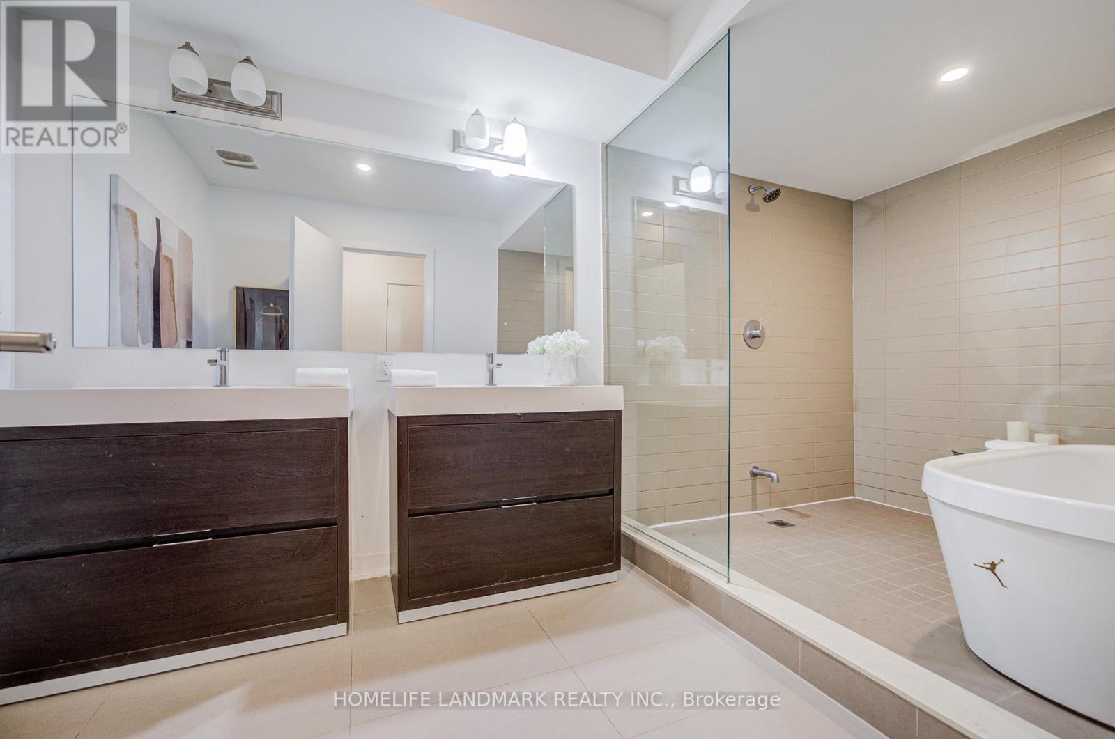 46 Hooyo Terrace, Toronto, Ontario  M6A 0E2 - Photo 26 - C12903518