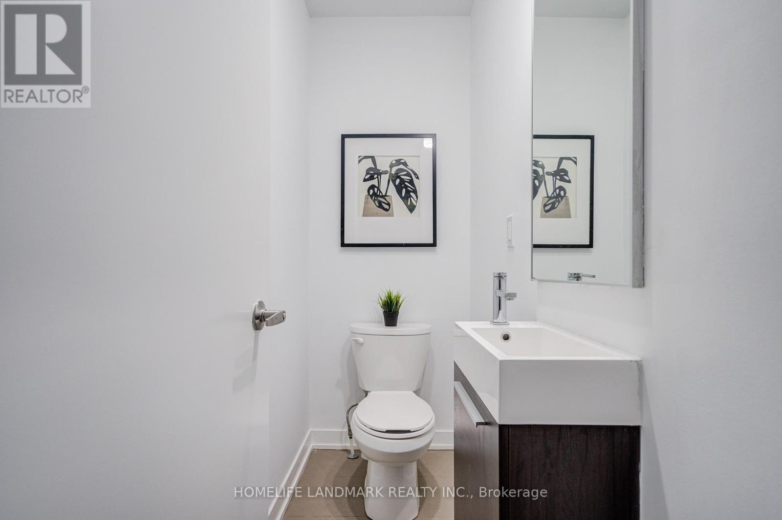 46 Hooyo Terrace, Toronto, Ontario  M6A 0E2 - Photo 19 - C12903518