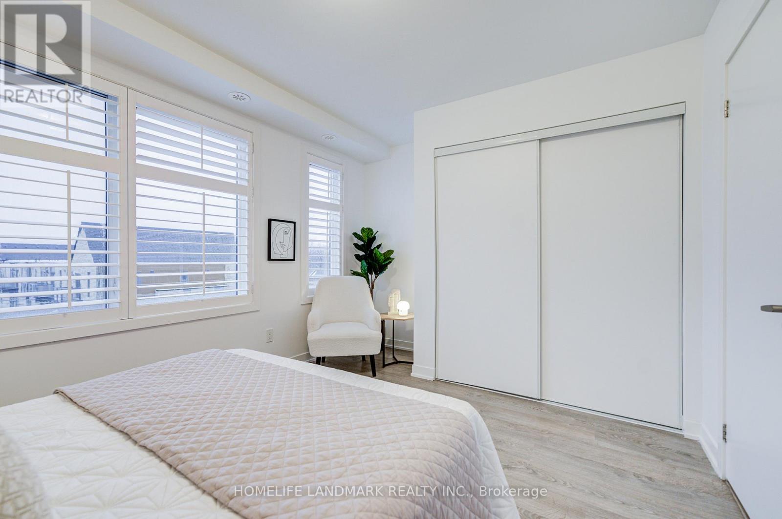 46 Hooyo Terrace, Toronto, Ontario  M6A 0E2 - Photo 32 - C12903518