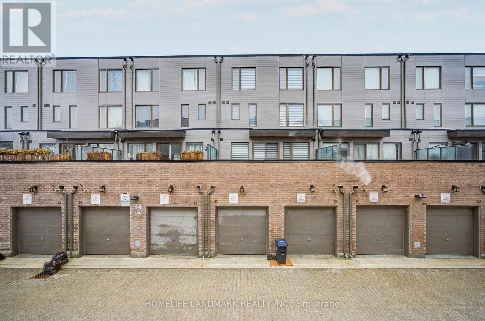 46 Hooyo Terrace, Toronto, Ontario  M6A 0E2 - Photo 49 - C12903518