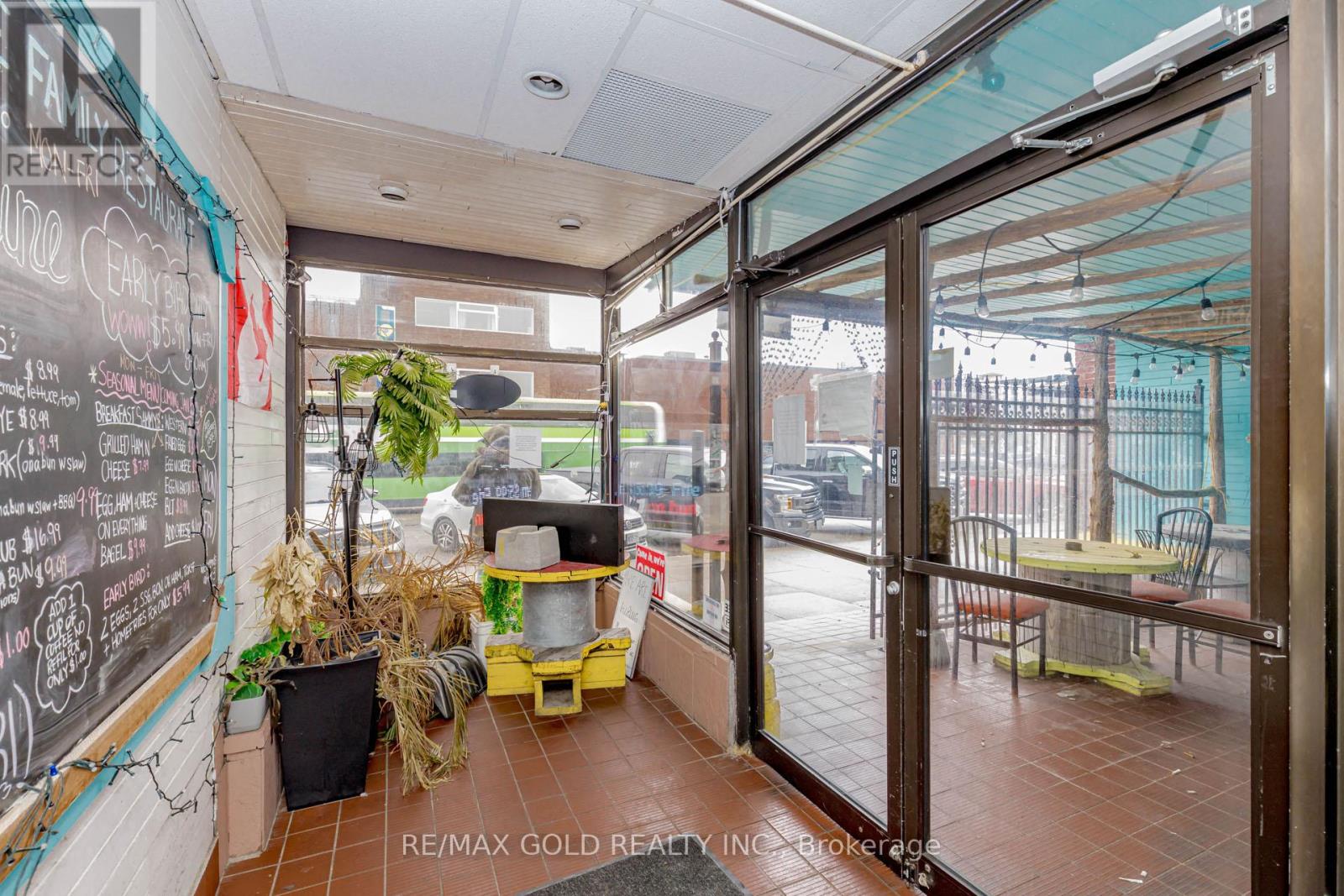 44 Macdonell Street, Guelph, Ontario  N1H 2Z3 - Photo 7 - X12864024