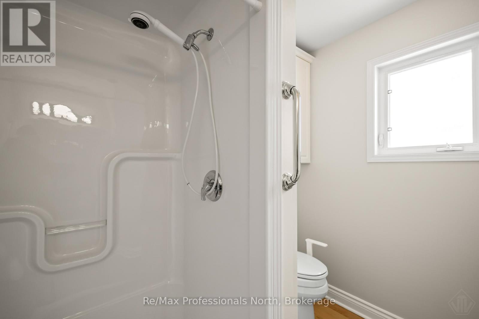 111 Pineridge Gate, Gravenhurst, Ontario  P1P 1Z2 - Photo 9 - X12906076