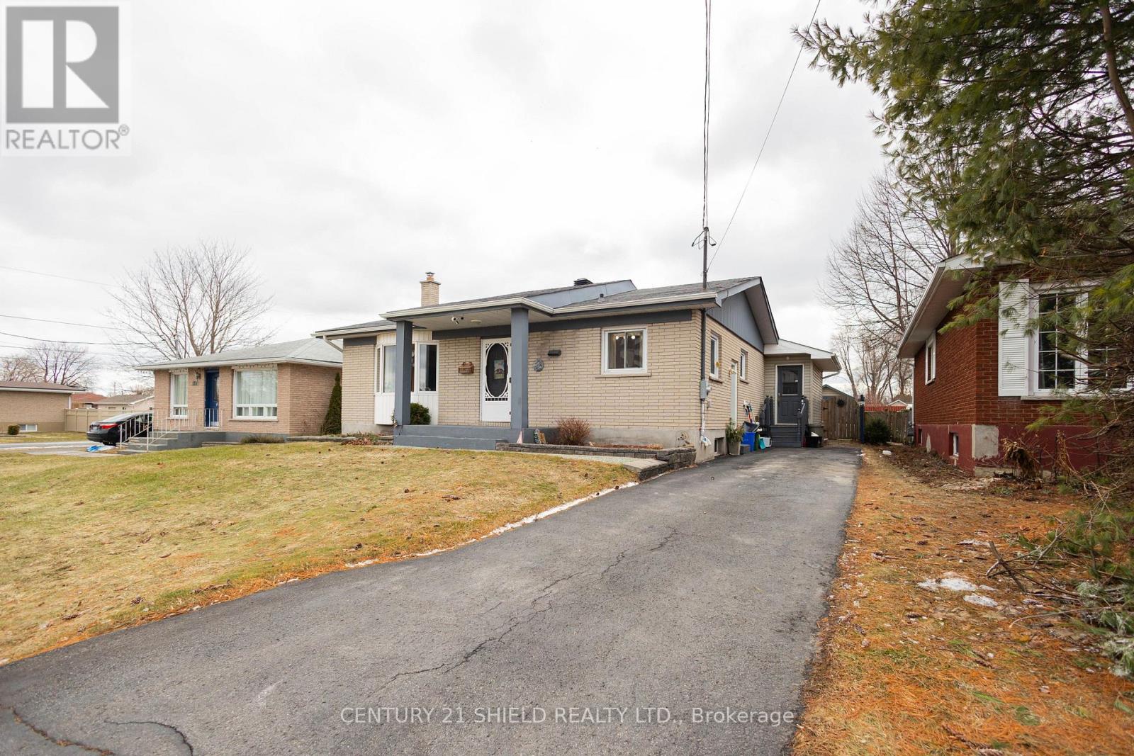 1443 1st Street E, Cornwall, Ontario  K6H 1P7 - Photo 3 - X12906080