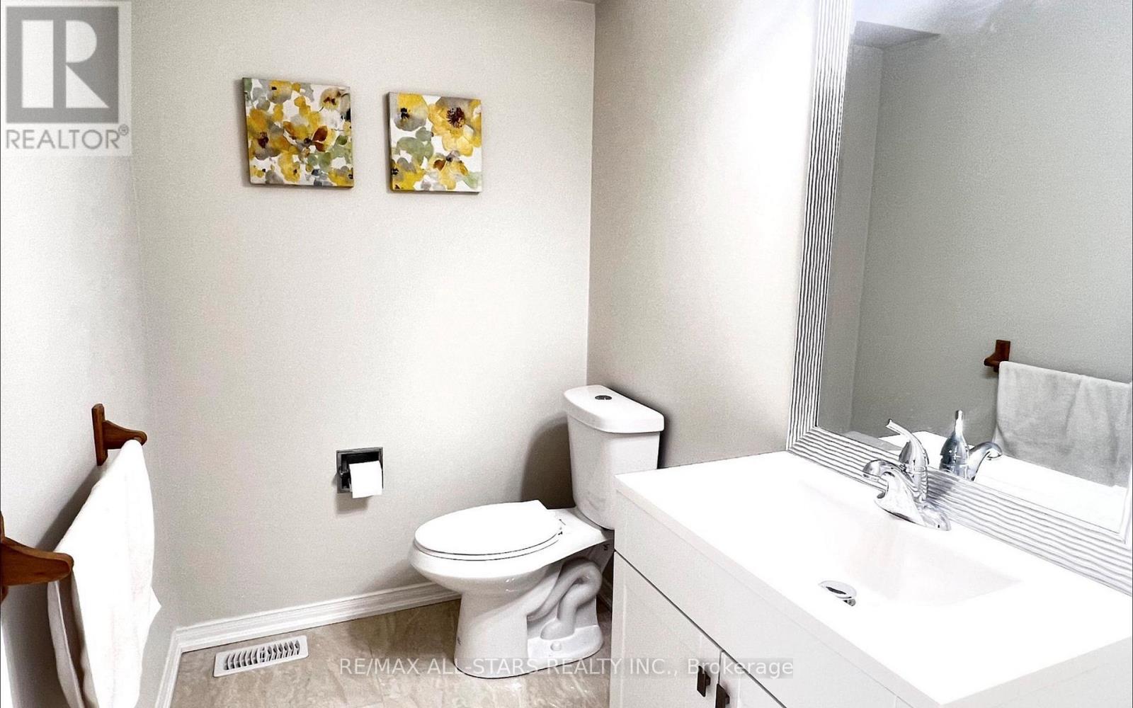 137 Percy Lane, Whitchurch-Stouffville, Ontario  L4A 7Y1 - Photo 10 - N12906082