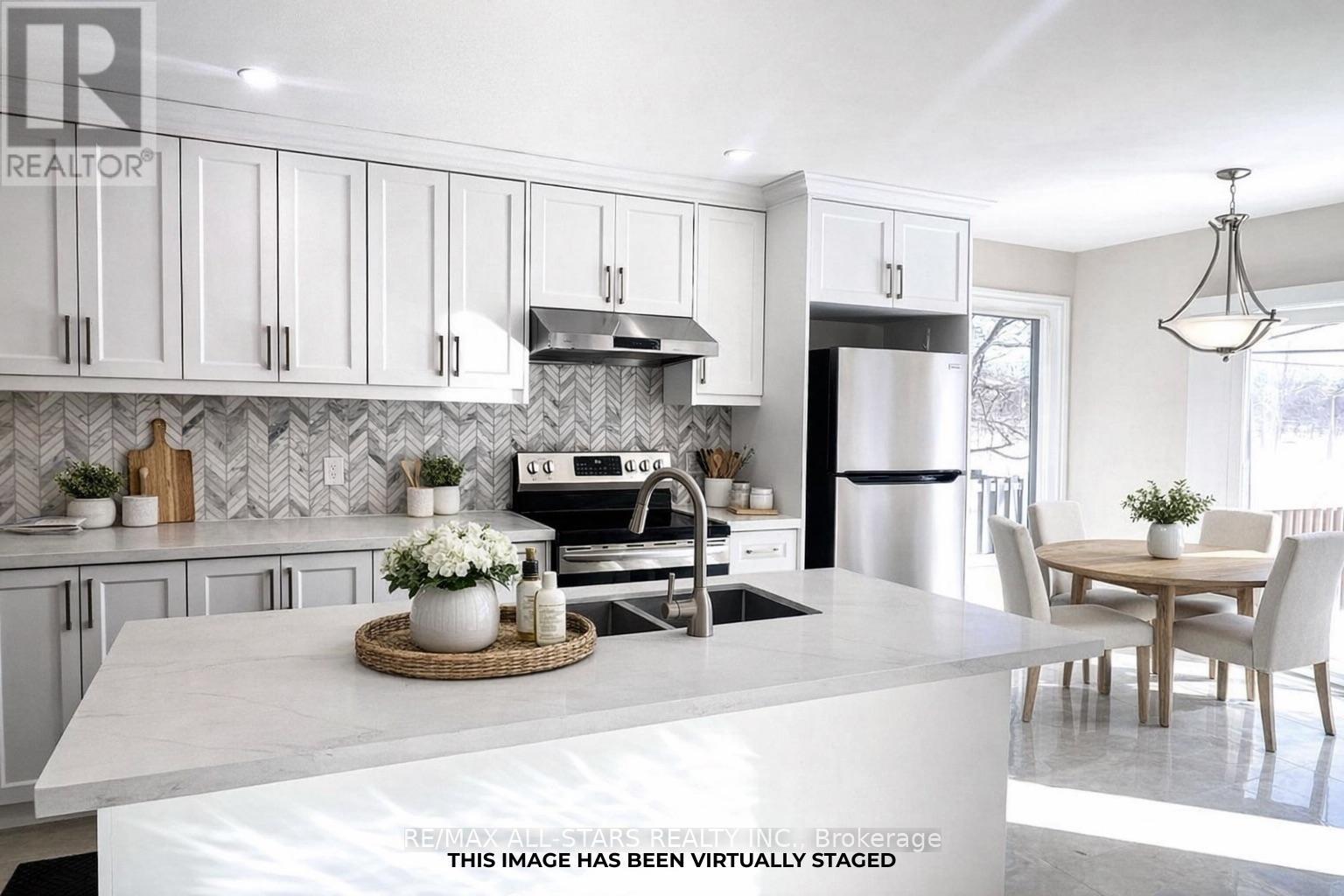 137 Percy Lane, Whitchurch-Stouffville, Ontario  L4A 7Y1 - Photo 4 - N12906082