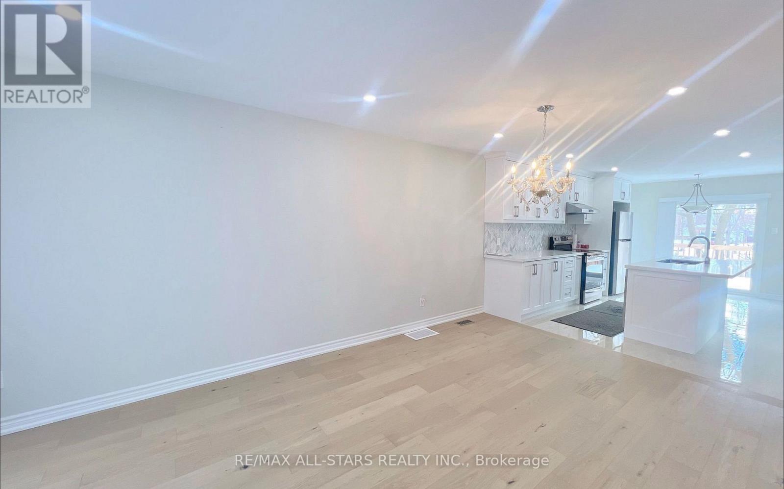 137 Percy Lane, Whitchurch-Stouffville, Ontario  L4A 7Y1 - Photo 5 - N12906082