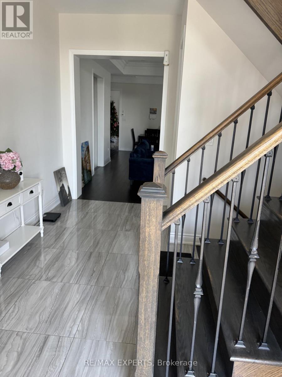 2 Gold Creek Street, Vaughan, Ontario  L4H 4R1 - Photo 7 - N12906104