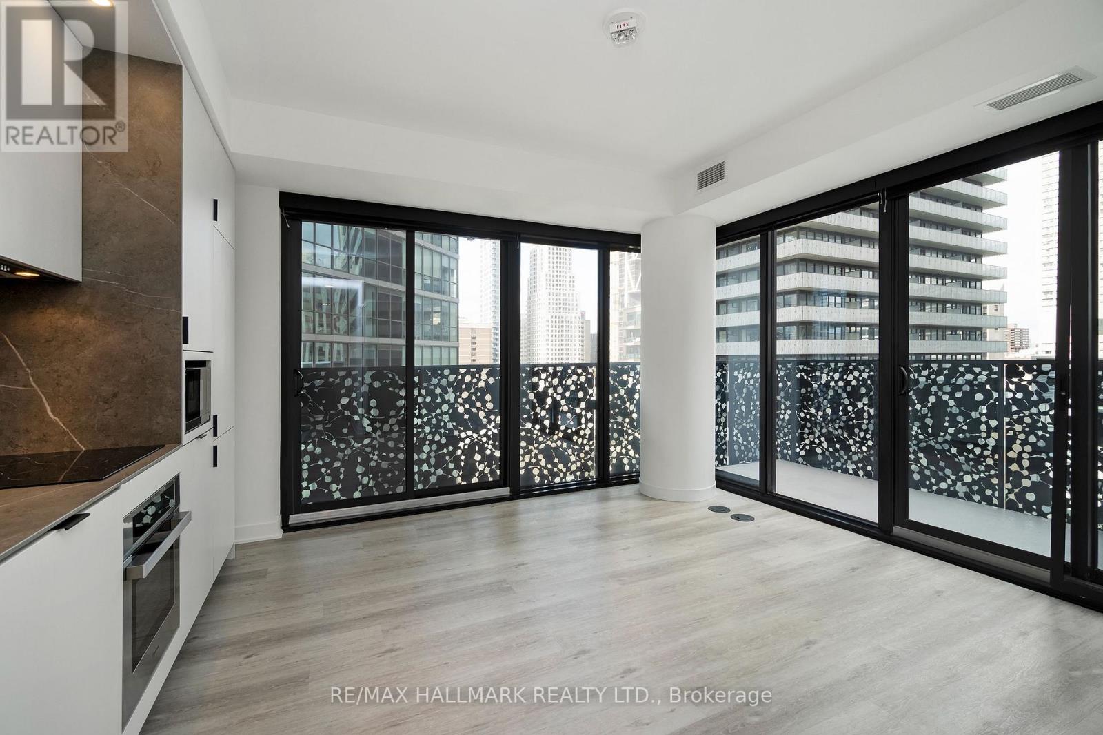 1310 - 55 Charles Street E, Toronto, Ontario  M4Y 1S9 - Photo 3 - C12897278