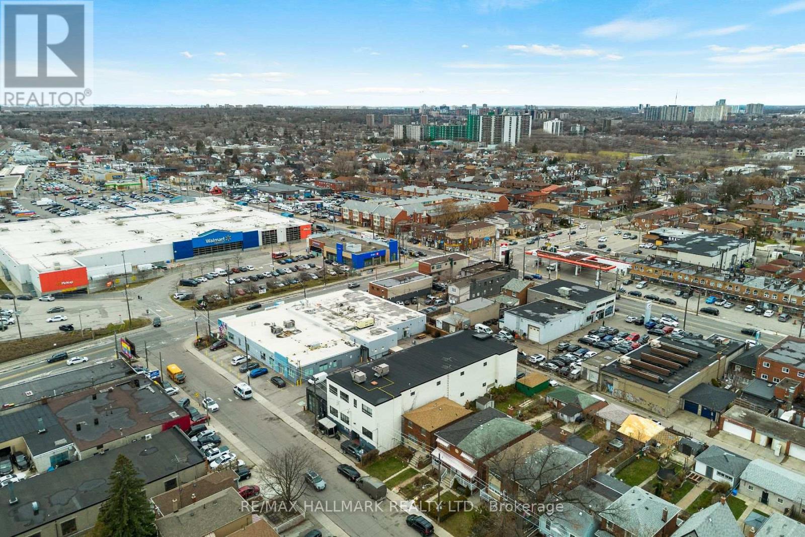 346-348 Ryding Avenue, Toronto, Ontario  M6N 1H5 - Photo 7 - W12398710