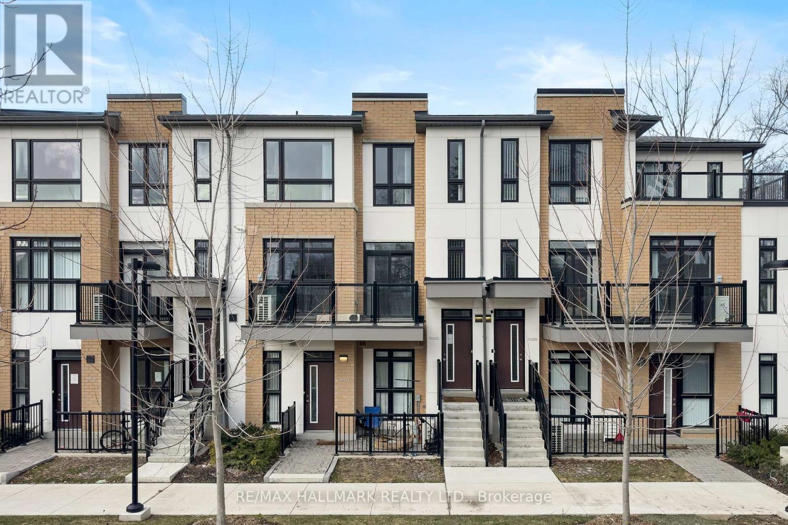 H202 - 90 CANON JACKSON DRIVE, Toronto, Ontario