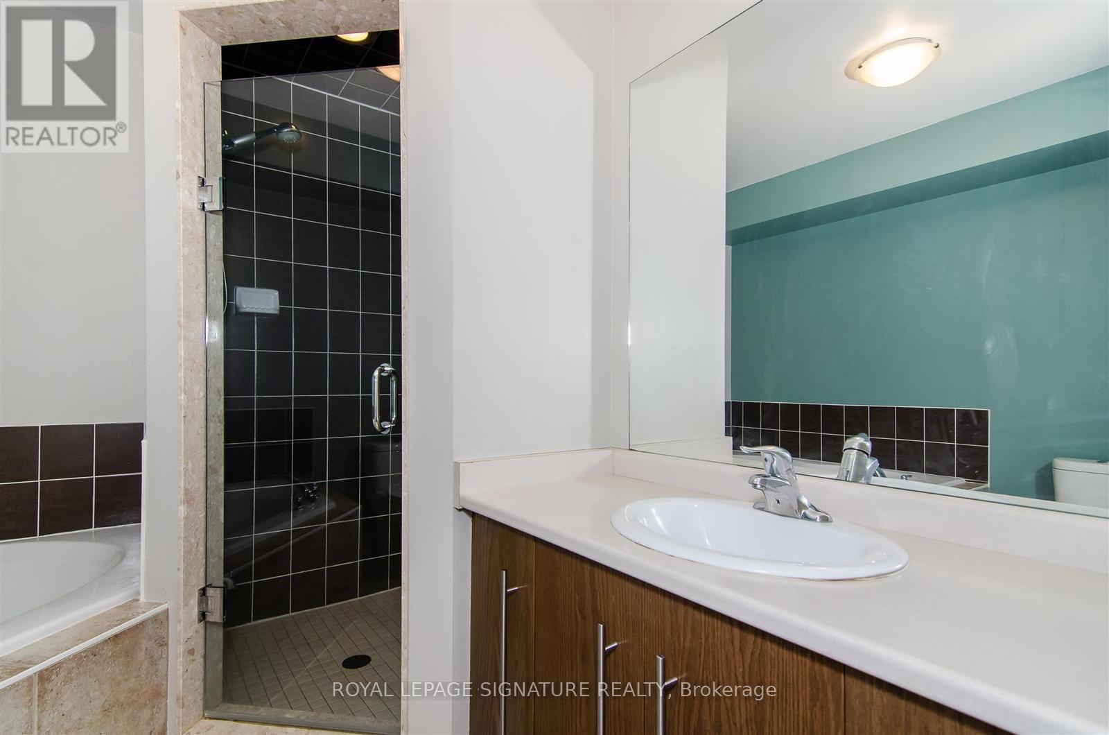 632 Candlestick Circle, Mississauga, Ontario  L4Z 0B4 - Photo 7 - W12906084