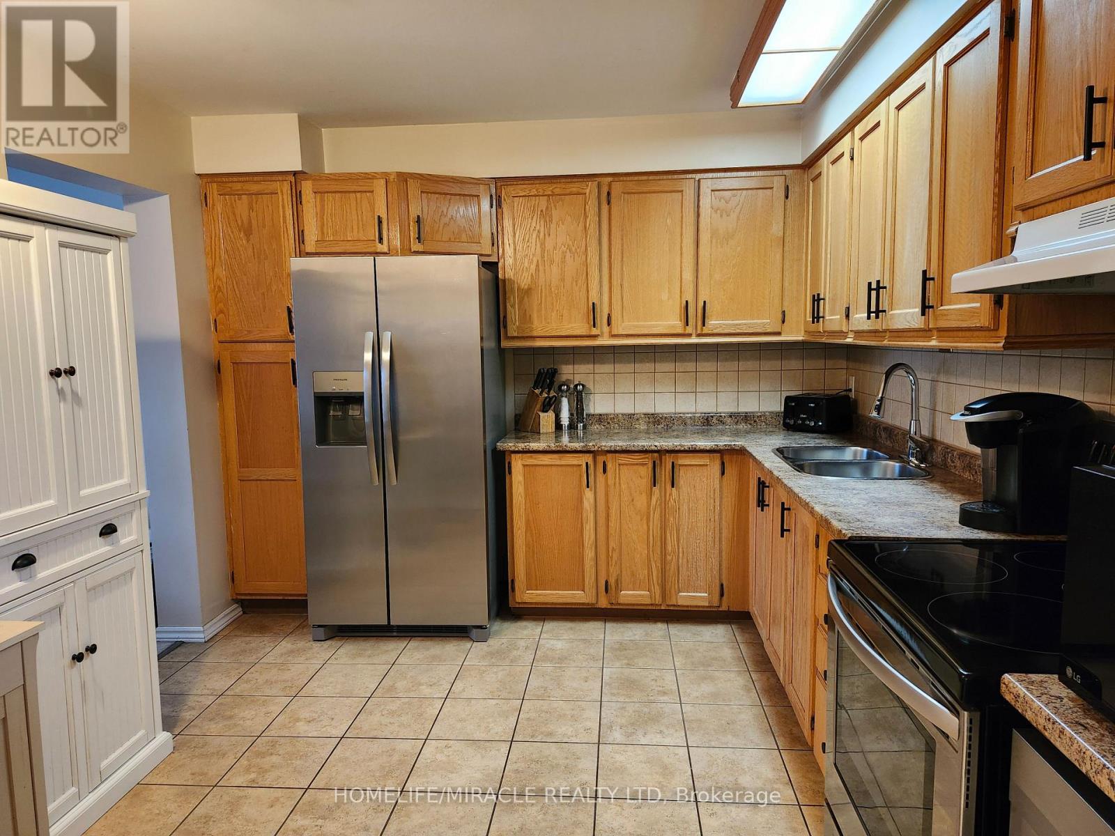 6149 Starfield Crescent, Mississauga, Ontario  L5N 1X2 - Photo 10 - W12906086