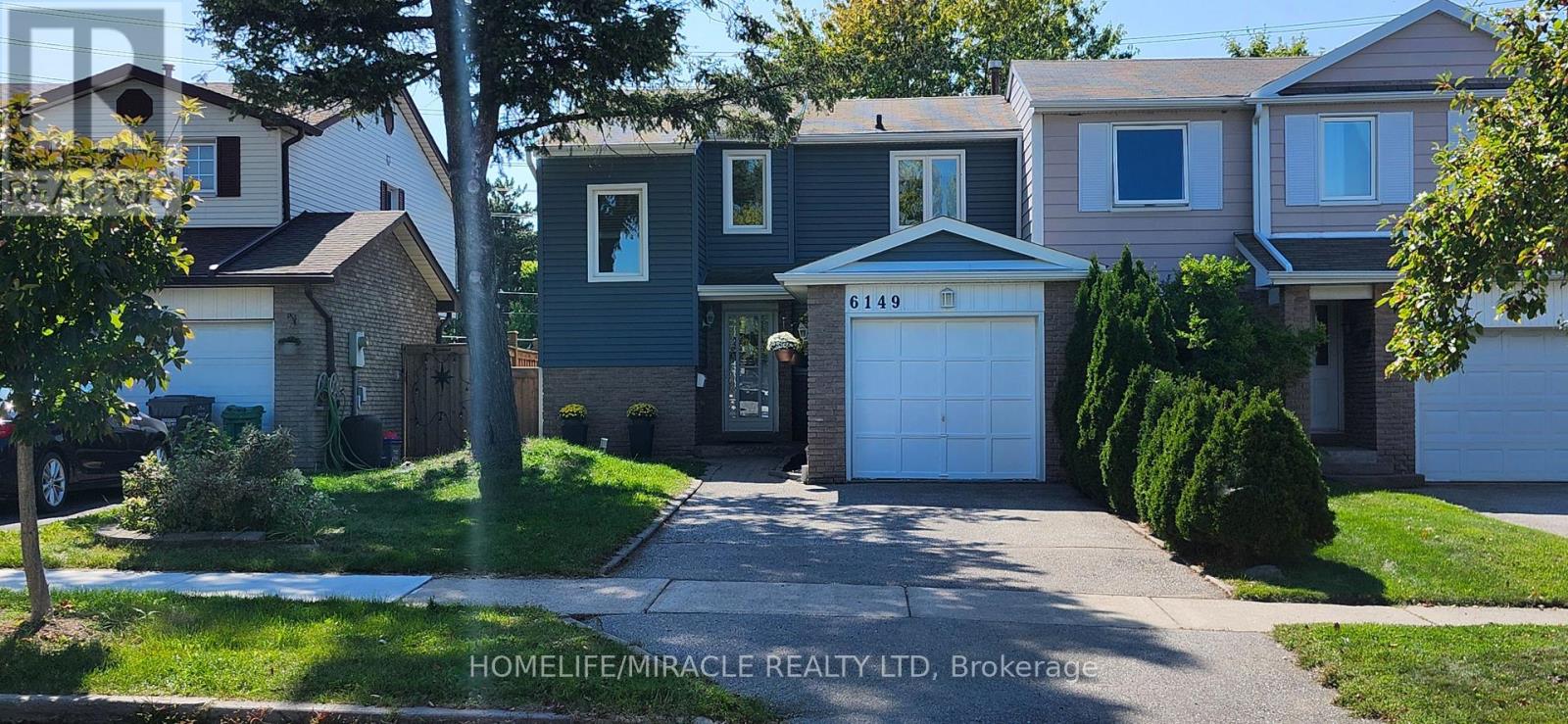 6149 Starfield Crescent, Mississauga, Ontario  L5N 1X2 - Photo 2 - W12906086