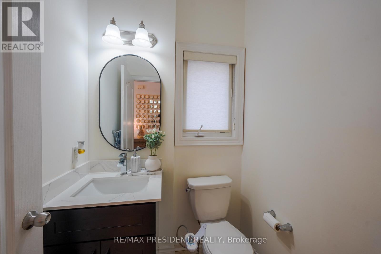 16 Bassett Crescent, Brampton, Ontario  L6X 5G2 - Photo 12 - W12906088