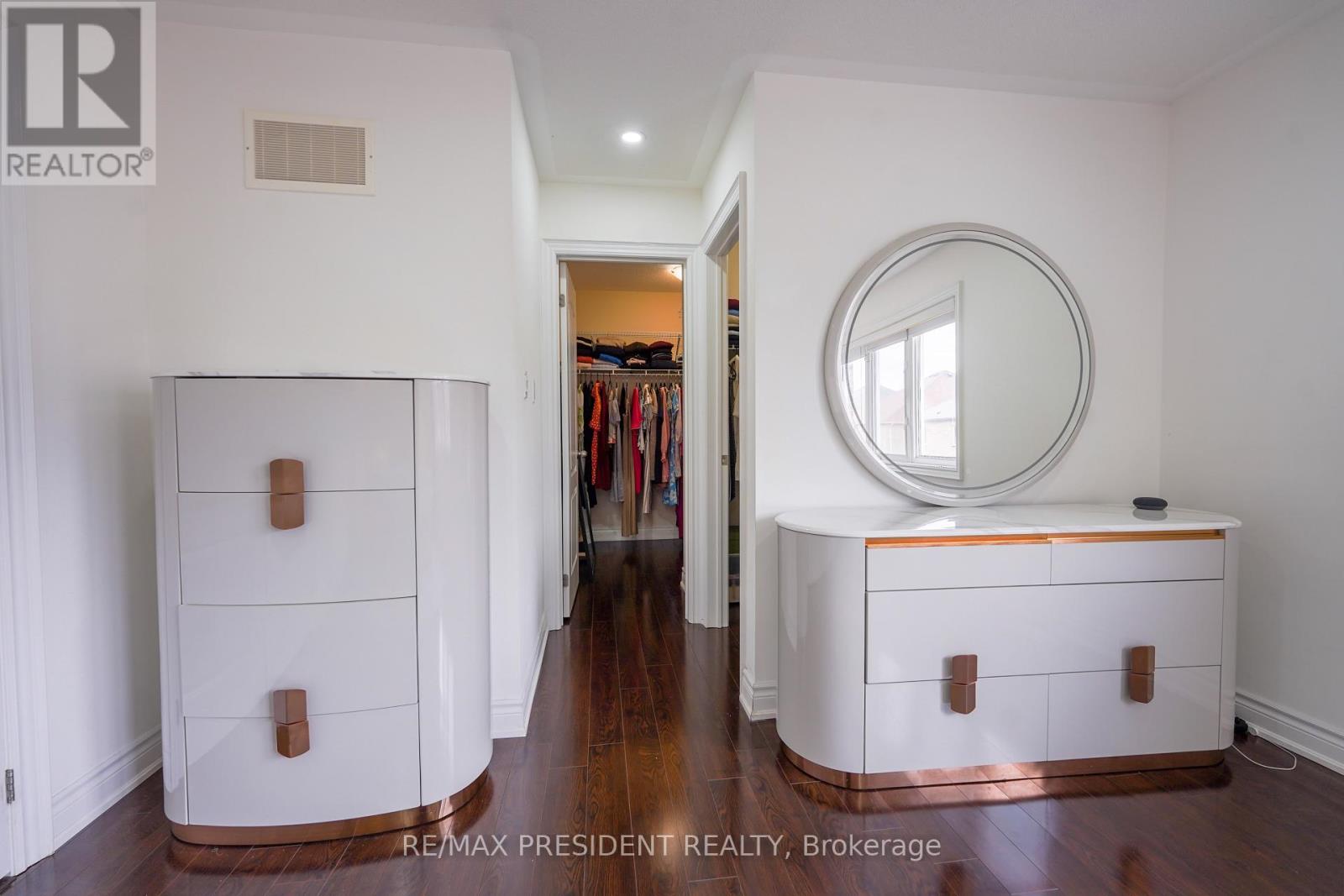 16 Bassett Crescent, Brampton, Ontario  L6X 5G2 - Photo 15 - W12906088