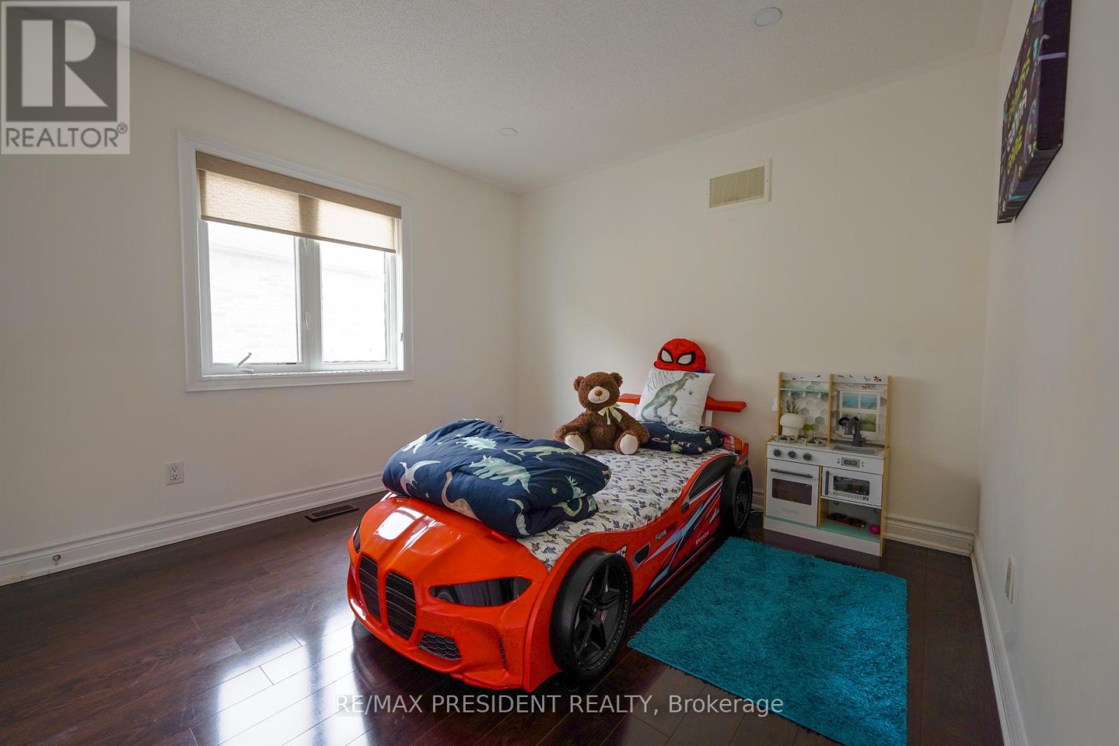 16 Bassett Crescent, Brampton, Ontario  L6X 5G2 - Photo 18 - W12906088