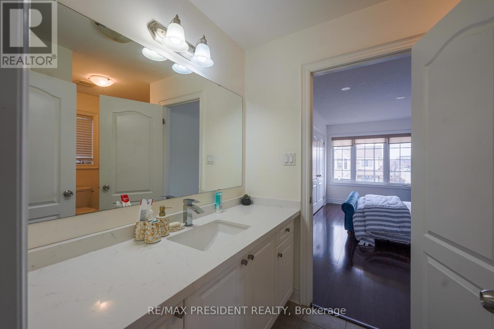 16 Bassett Crescent, Brampton, Ontario  L6X 5G2 - Photo 19 - W12906088