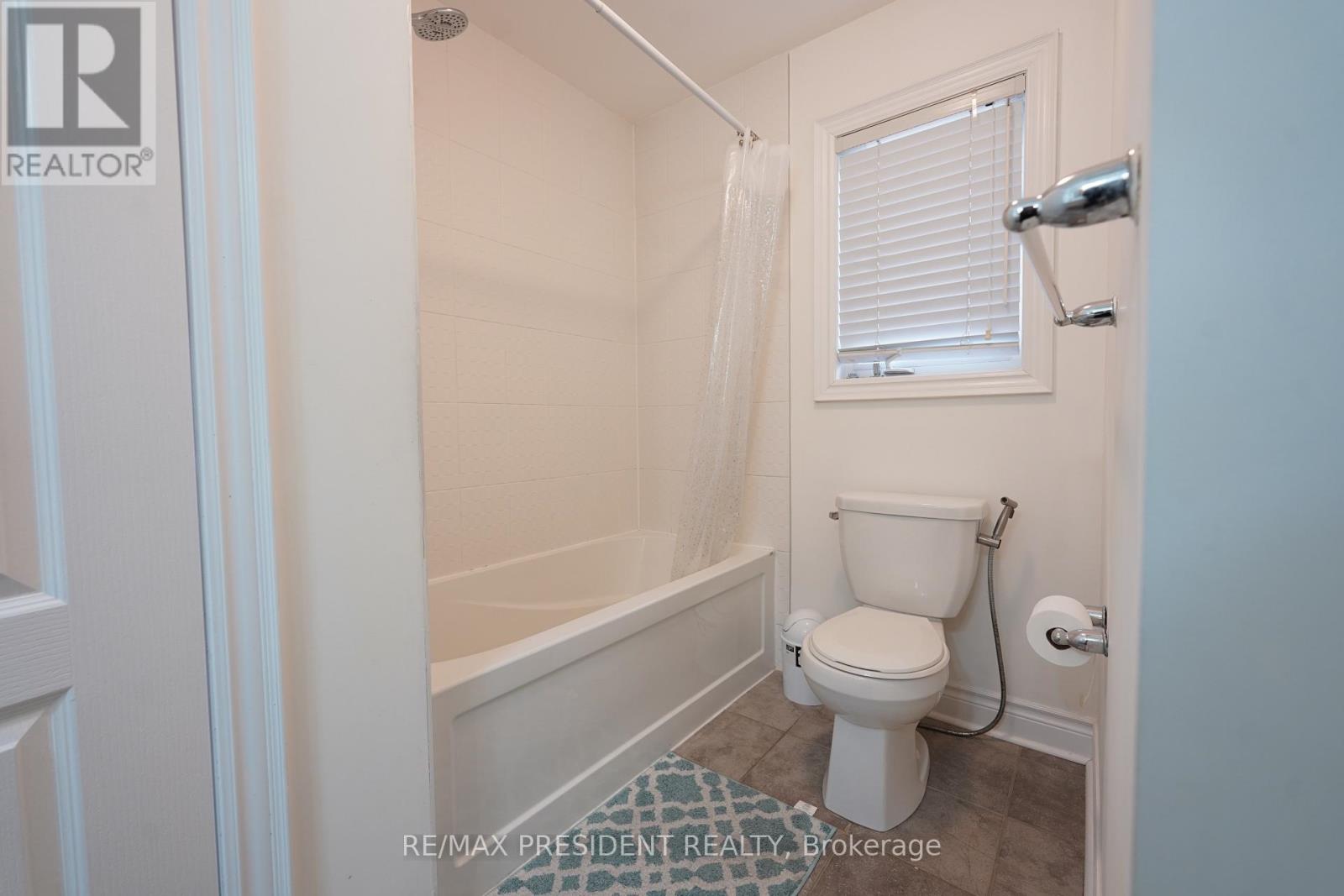 16 Bassett Crescent, Brampton, Ontario  L6X 5G2 - Photo 20 - W12906088