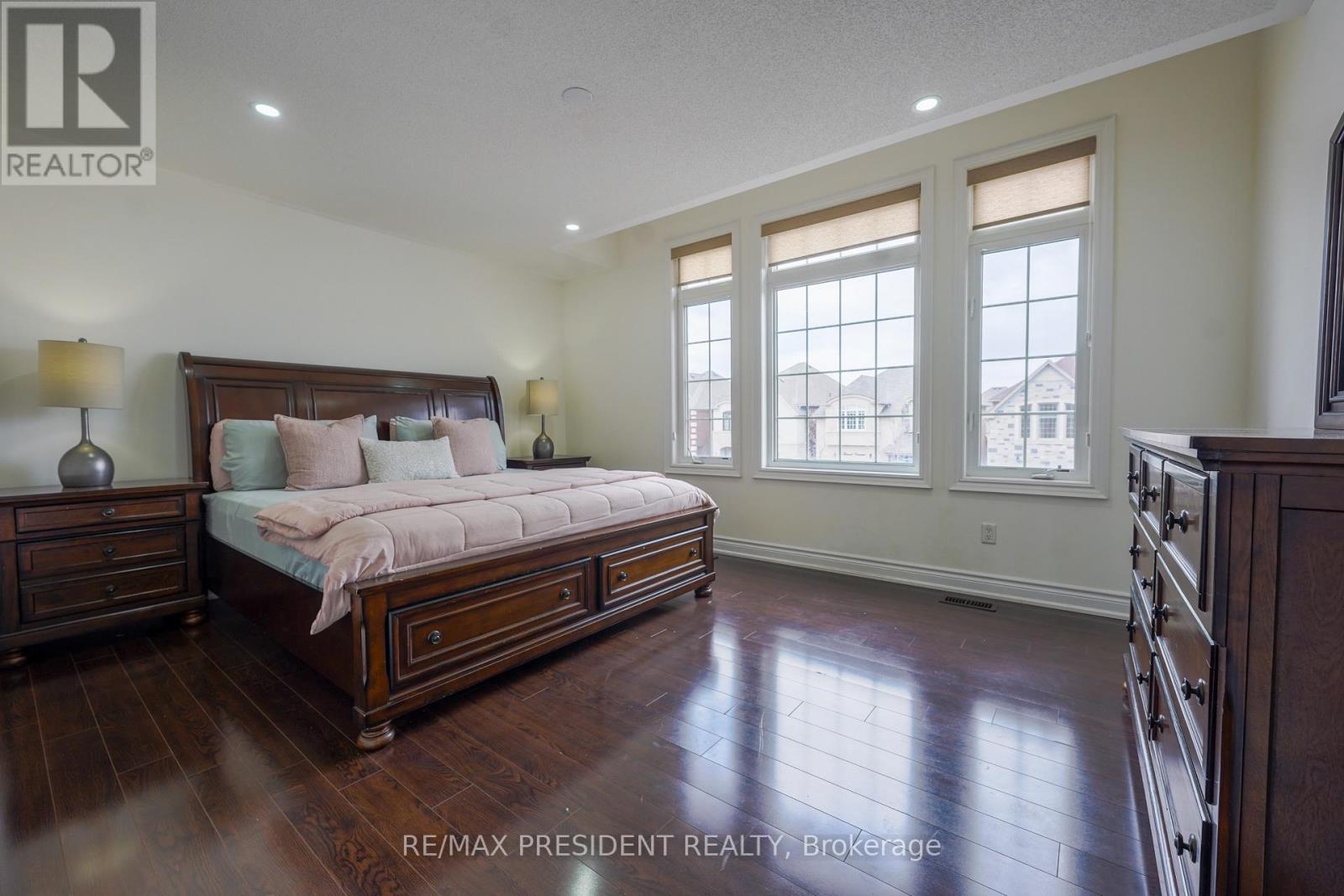 16 Bassett Crescent, Brampton, Ontario  L6X 5G2 - Photo 23 - W12906088