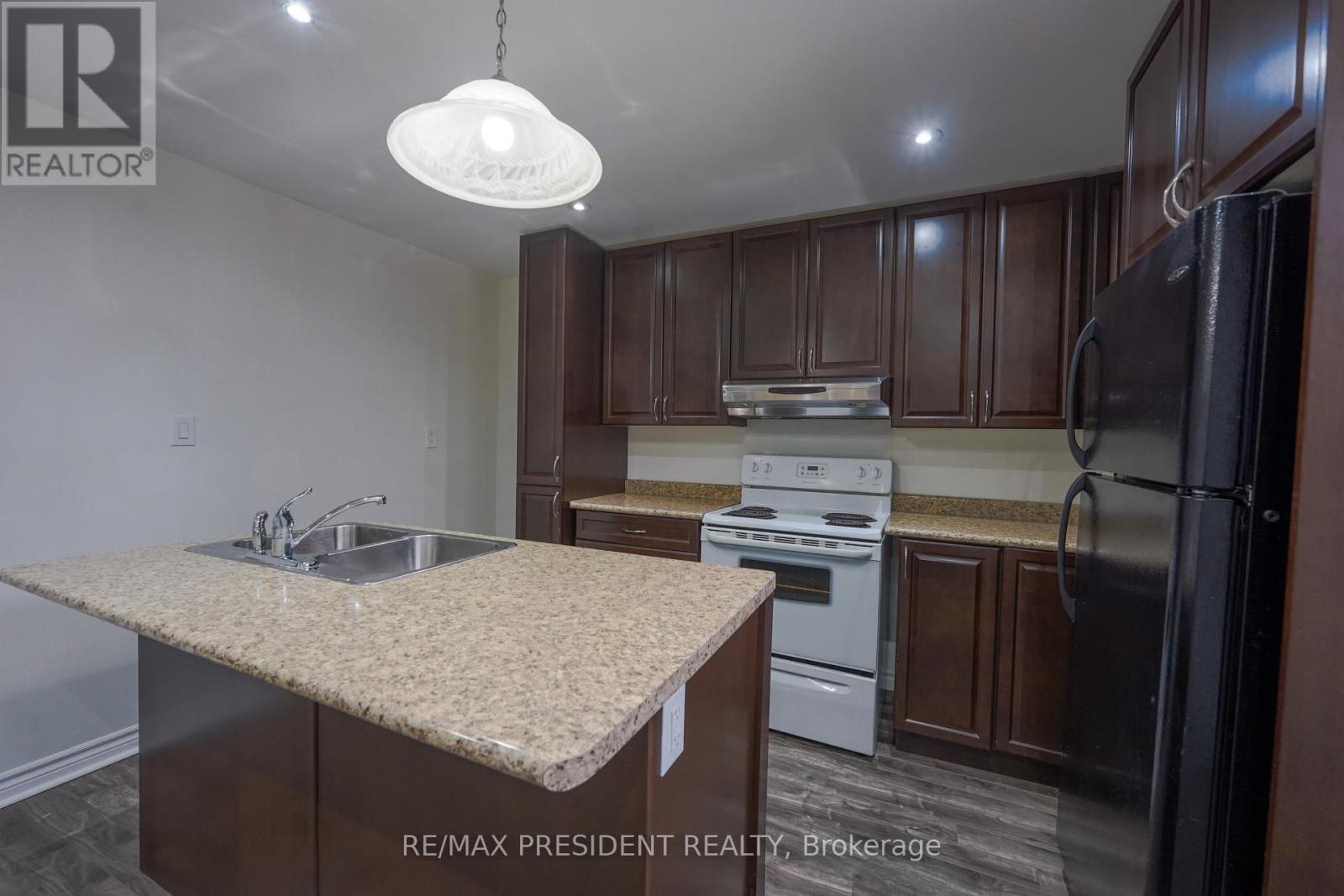 16 Bassett Crescent, Brampton, Ontario  L6X 5G2 - Photo 30 - W12906088