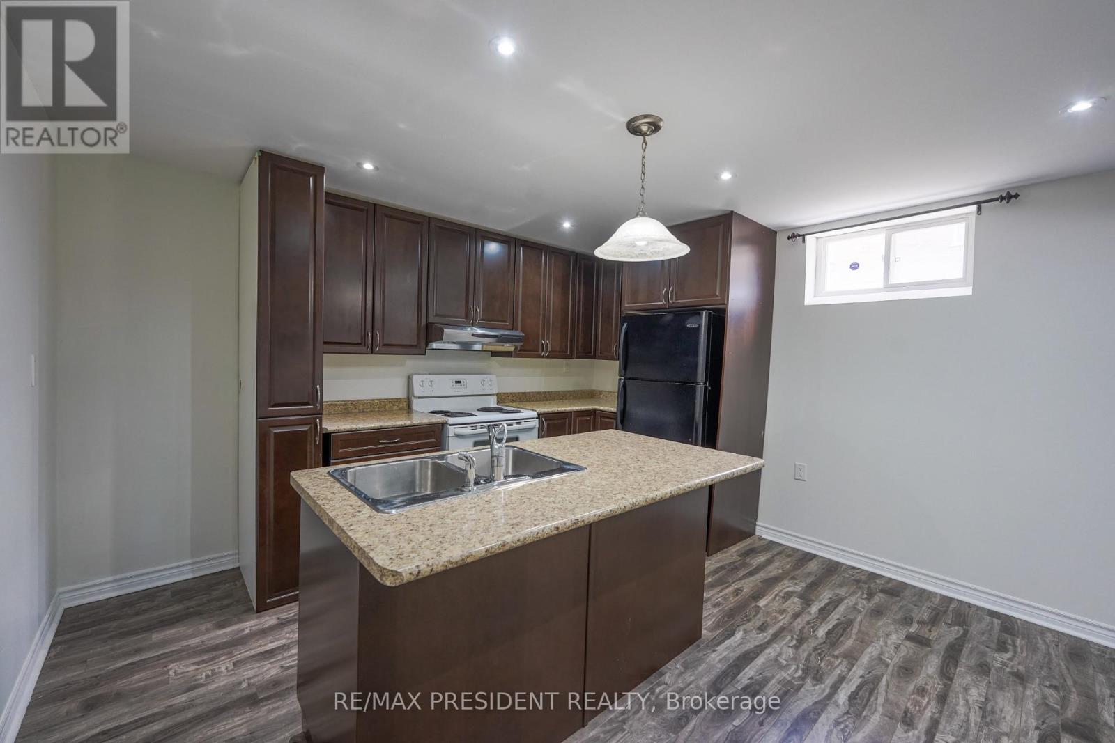 16 Bassett Crescent, Brampton, Ontario  L6X 5G2 - Photo 31 - W12906088