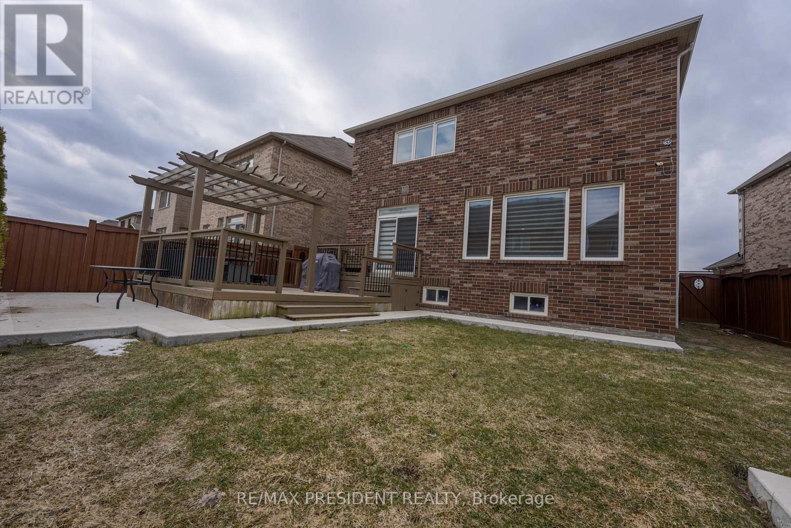 16 Bassett Crescent, Brampton, Ontario  L6X 5G2 - Photo 38 - W12906088