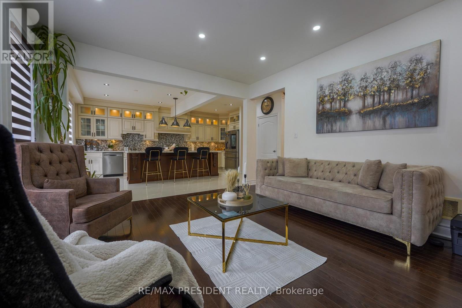 16 Bassett Crescent, Brampton, Ontario  L6X 5G2 - Photo 7 - W12906088