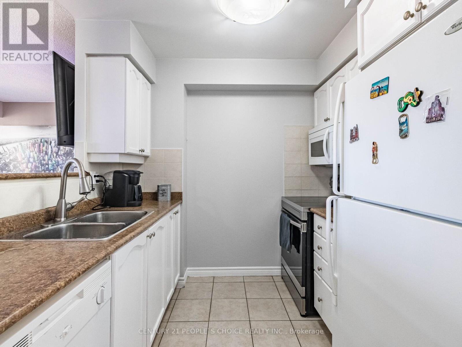 2526 - 700 Humberwood Boulevard, Toronto, Ontario  M9W 7J4 - Photo 11 - W12906092