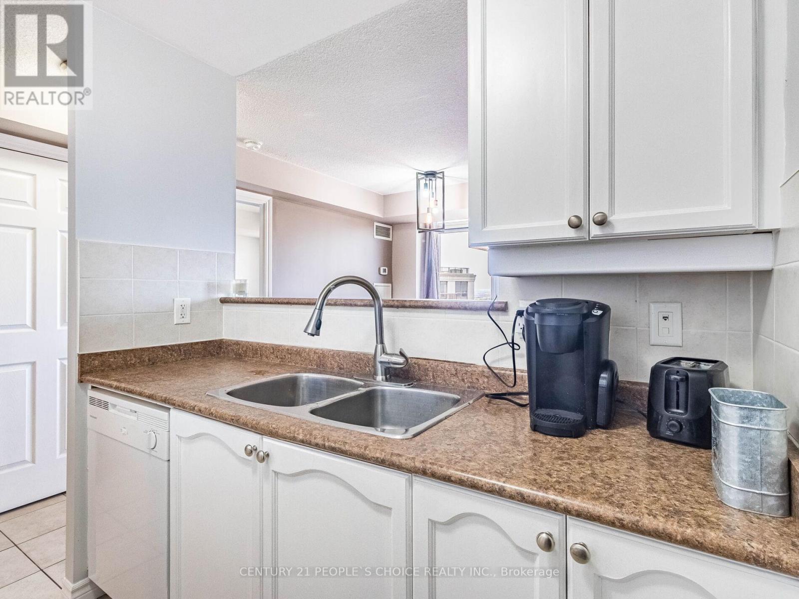 2526 - 700 Humberwood Boulevard, Toronto, Ontario  M9W 7J4 - Photo 14 - W12906092