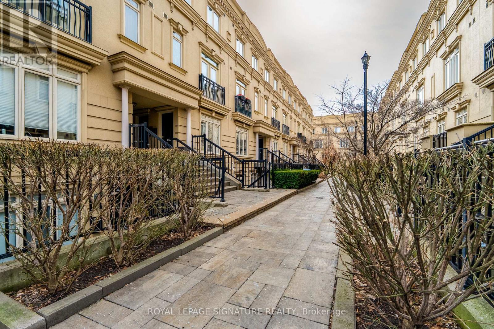 Th21 - 68 Carr Street, Toronto, Ontario  M5T 1B7 - Photo 13 - C12901276