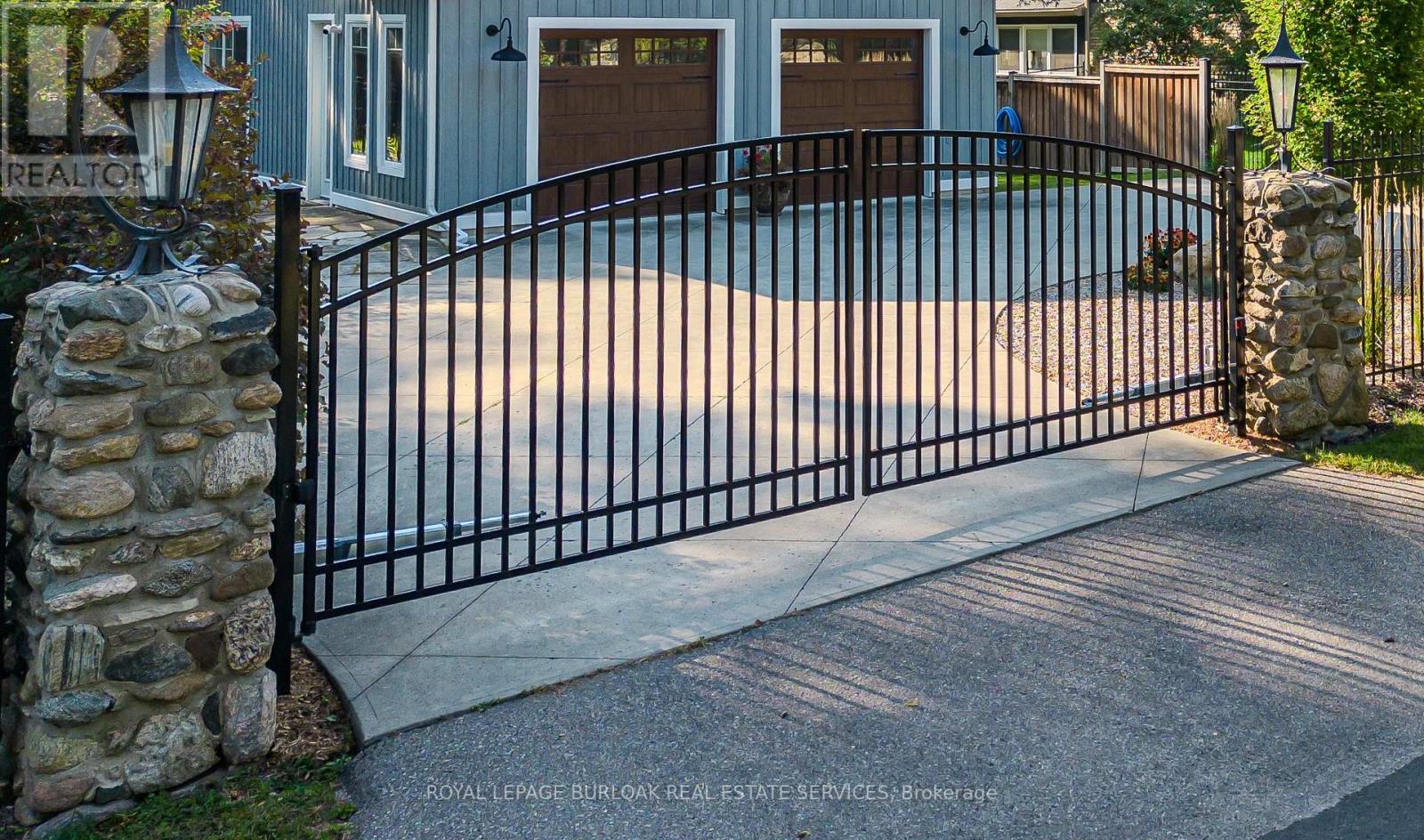 6306 Mcniven Road, Burlington, Ontario  L7P 0K3 - Photo 11 - W12863892